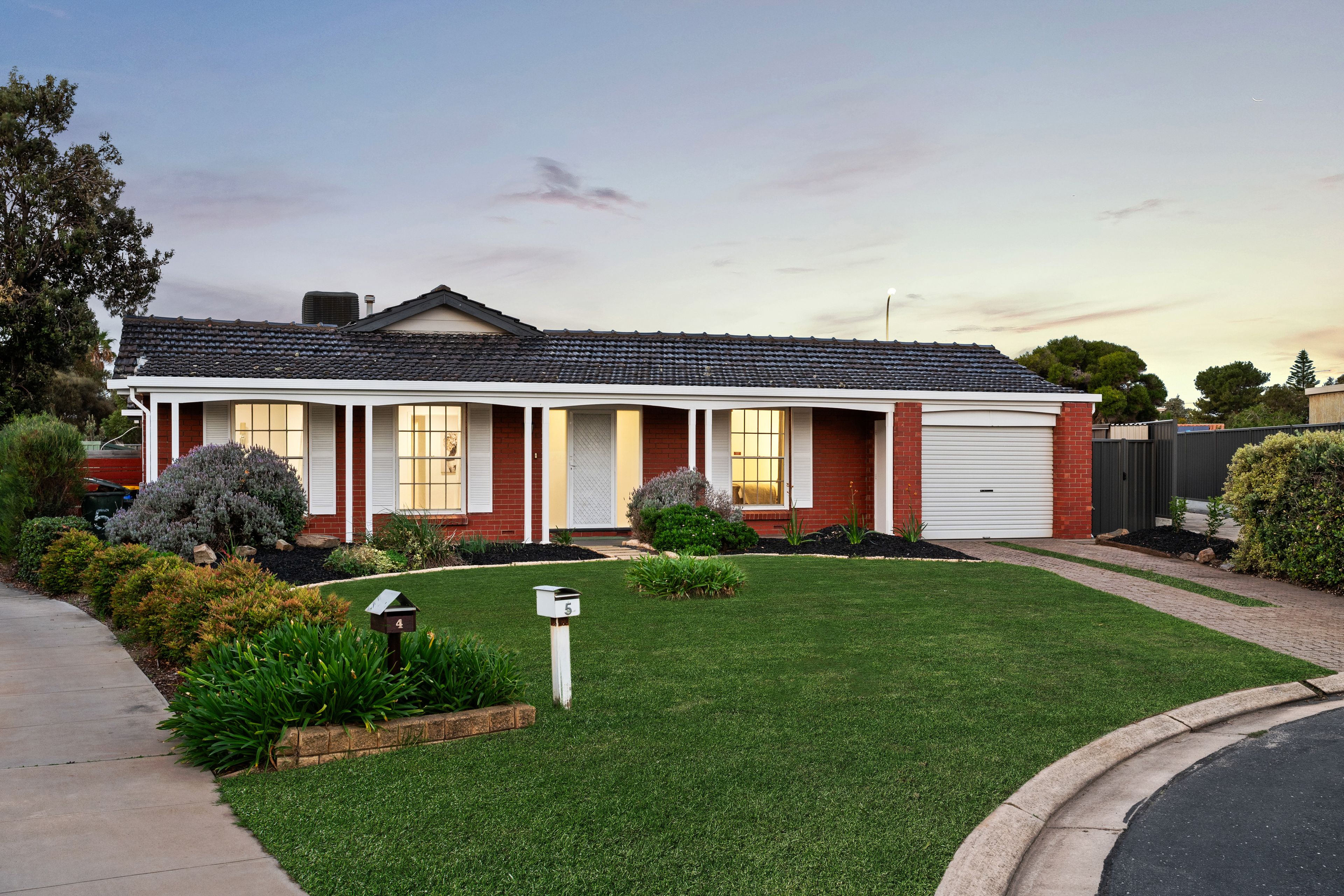 5 Bulahdelah Court, West Lakes Shore, SA 5020