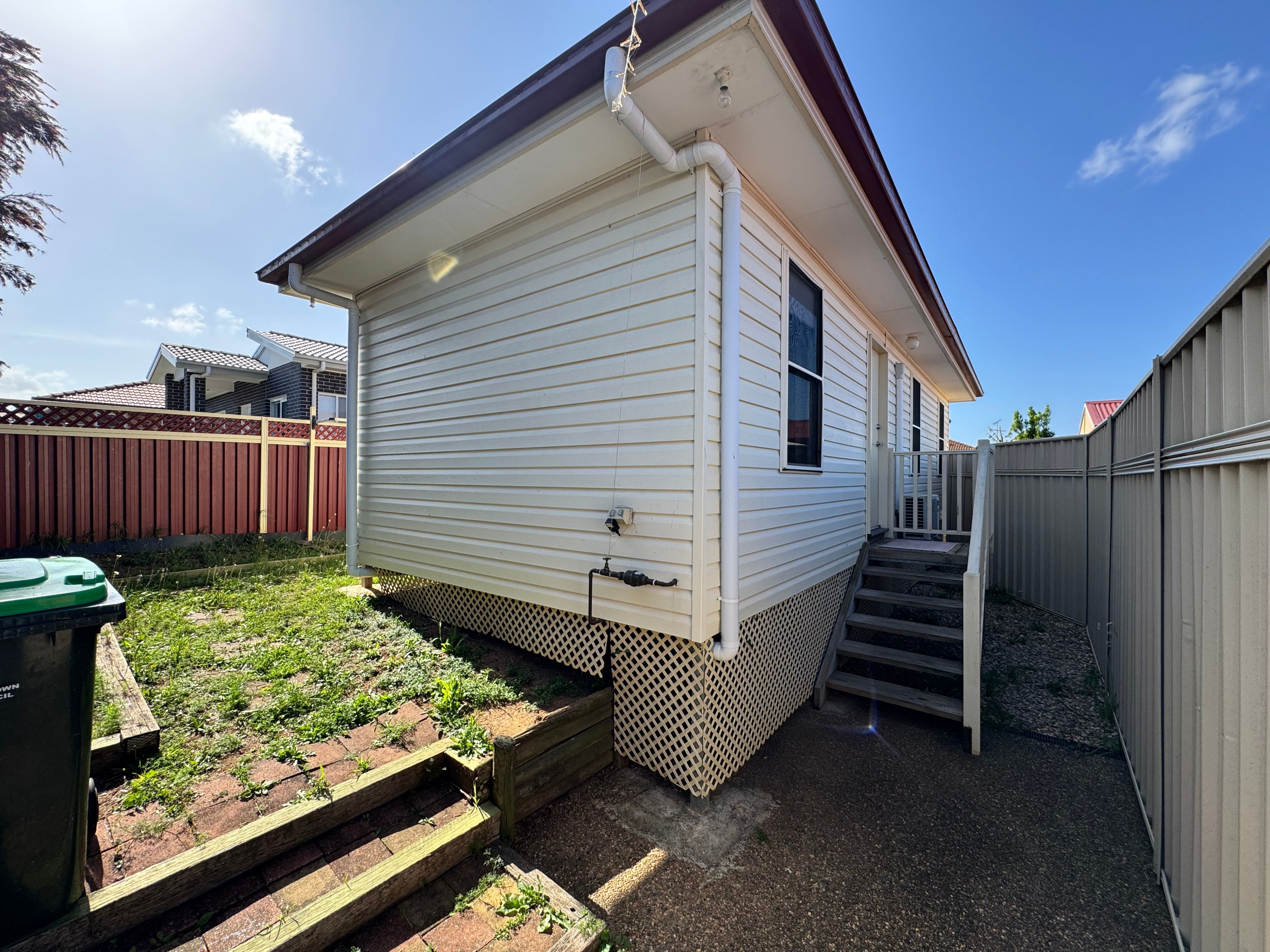 6a Oswald Crescent — photo from Ray White Macarthur Group