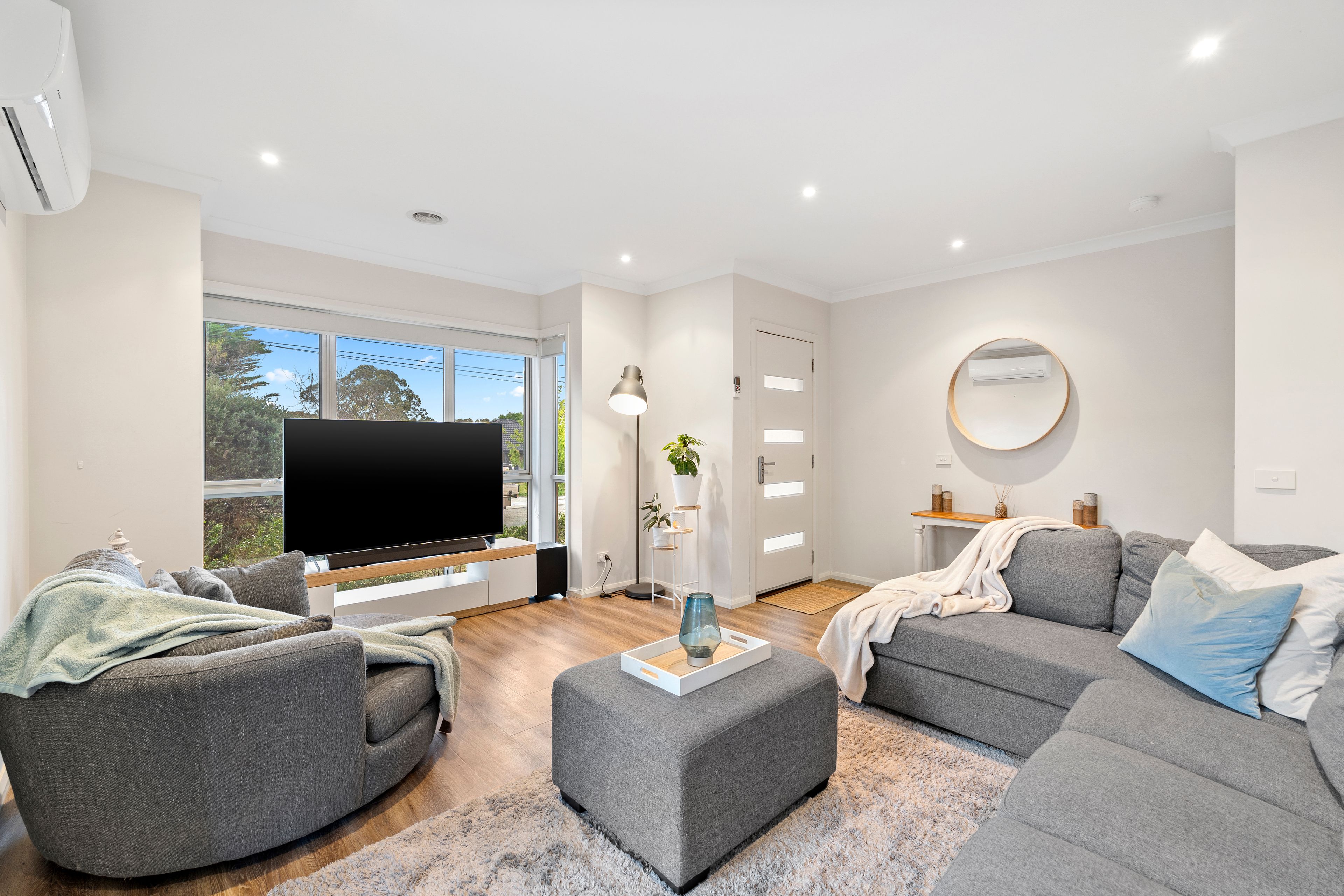 2/2 Silverton Drive, Ferntree Gully, VIC 3156
