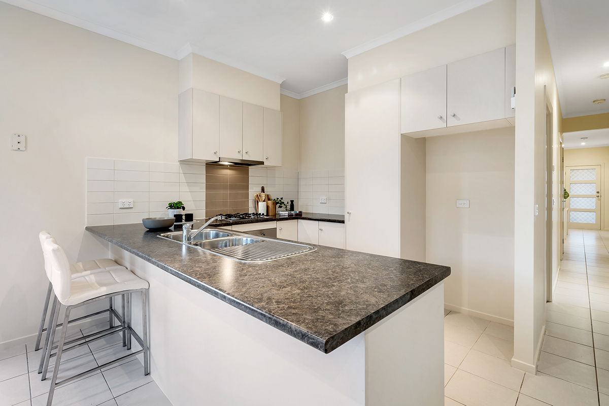 61 Mareeba Way, Craigieburn, VIC 3064