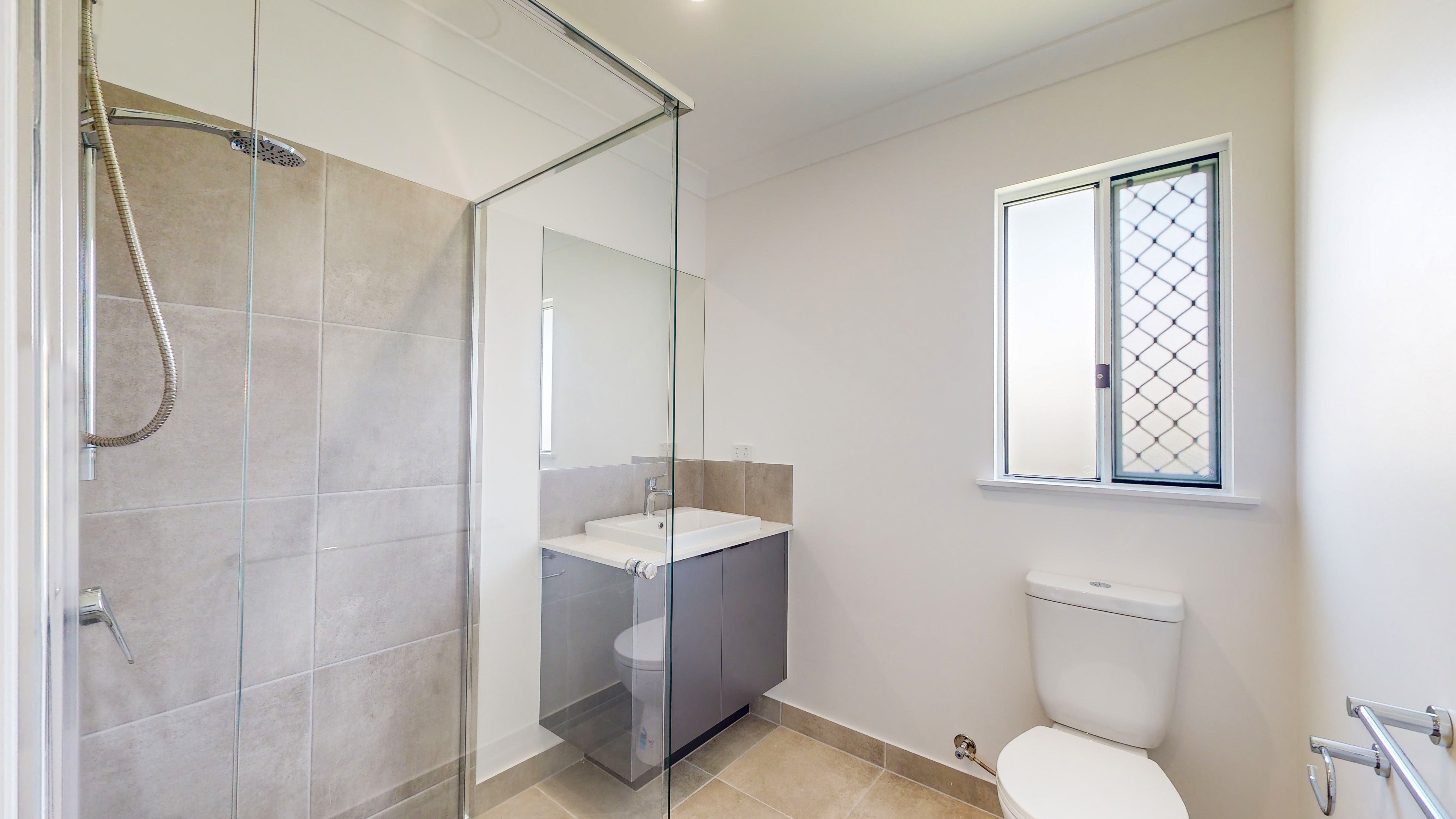 33 Vasa Street — photo 6 of 10