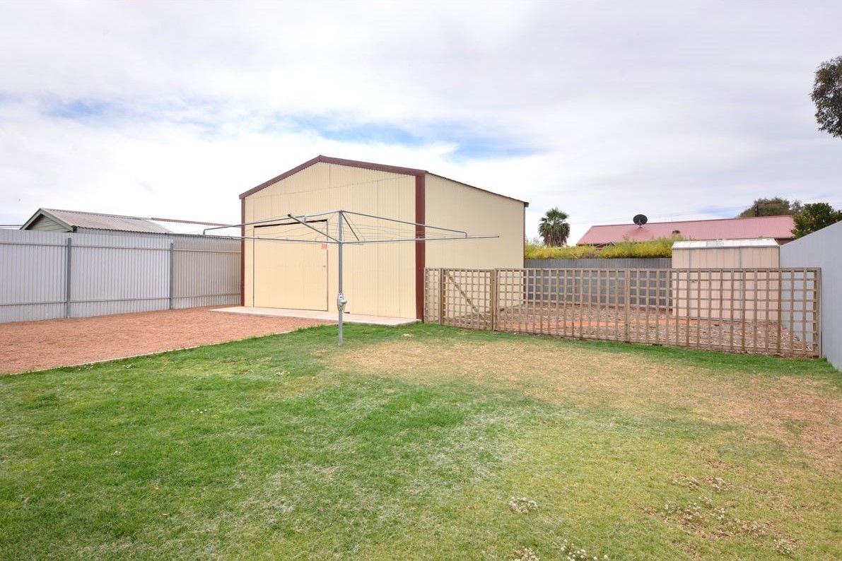 12 Albert Street — photo 12 of 13
