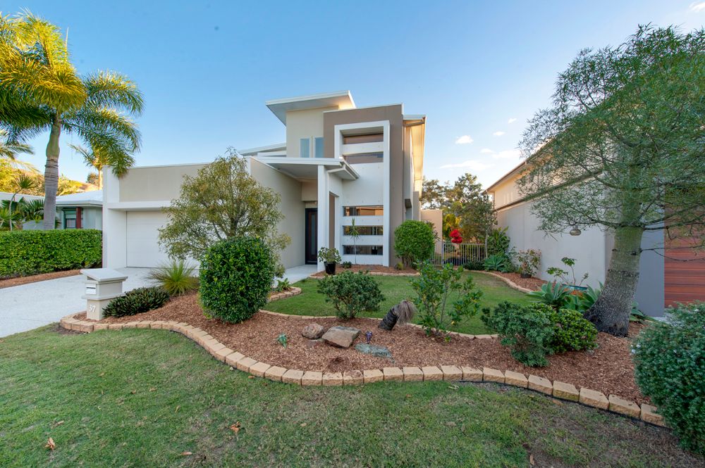 37 Lakelands Drive, Merrimac, QLD 4226