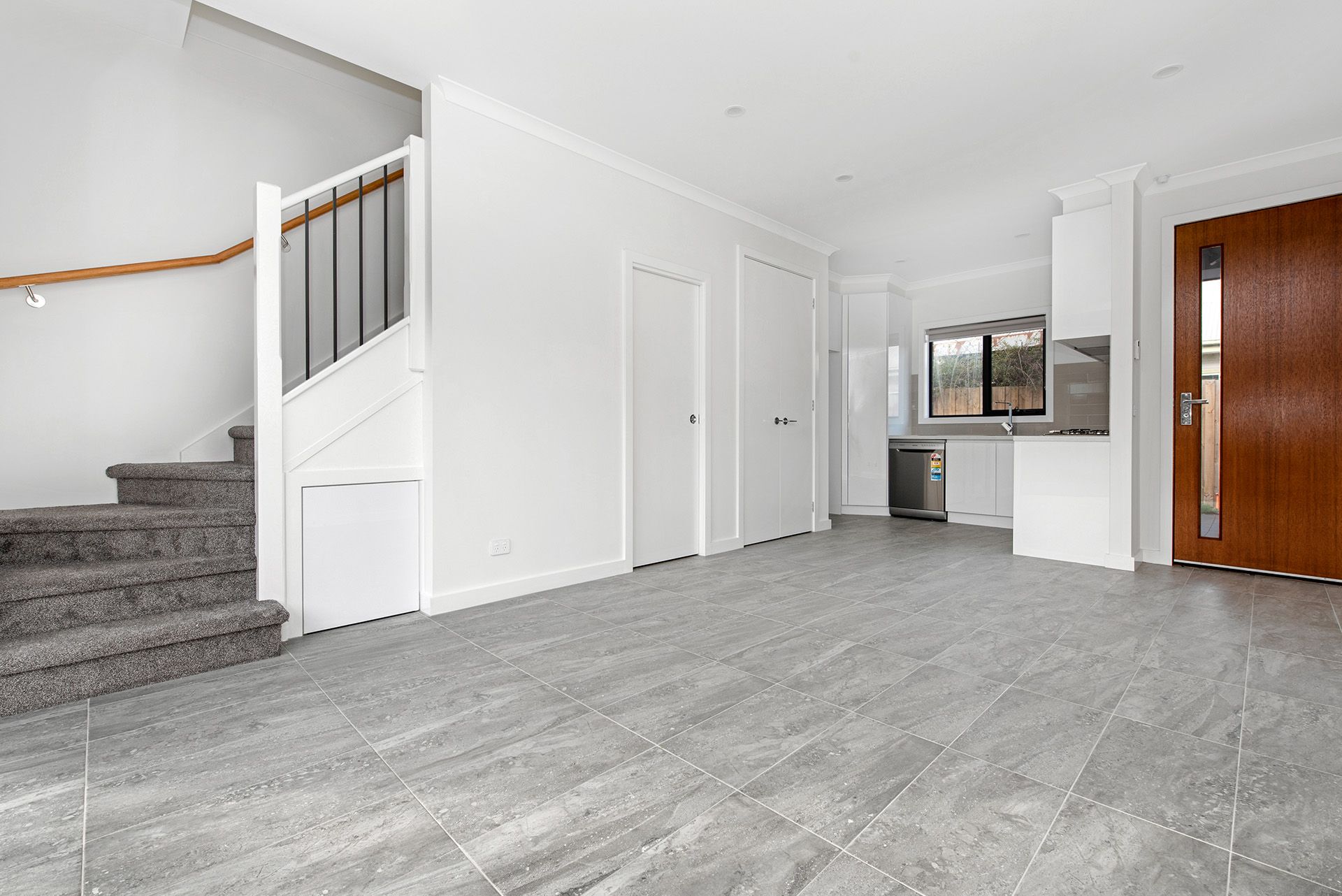 2/10 Cypress Avenue, Brooklyn, VIC 3012