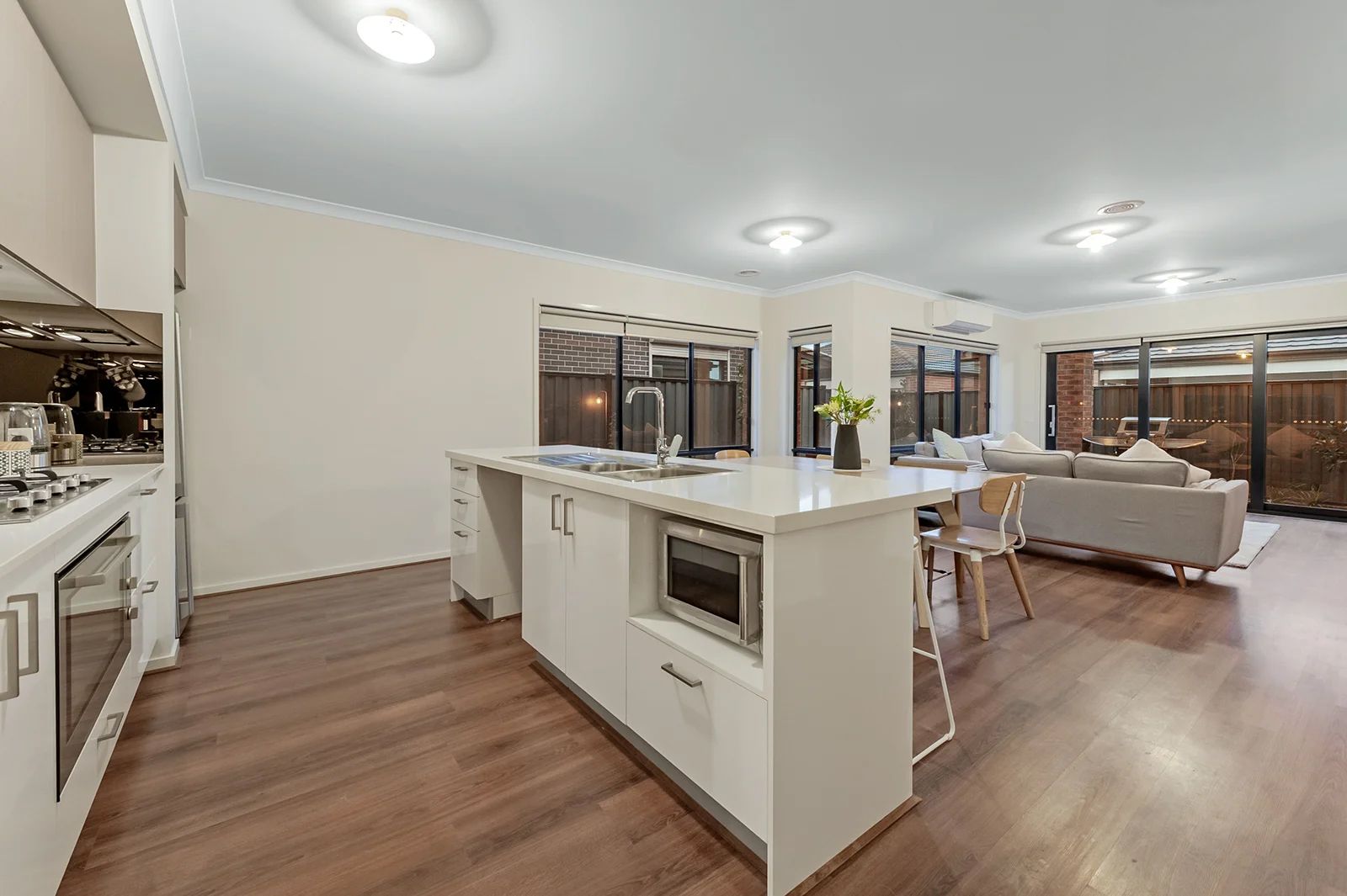 4 Mountleigh Circuit, Craigieburn, VIC 3064