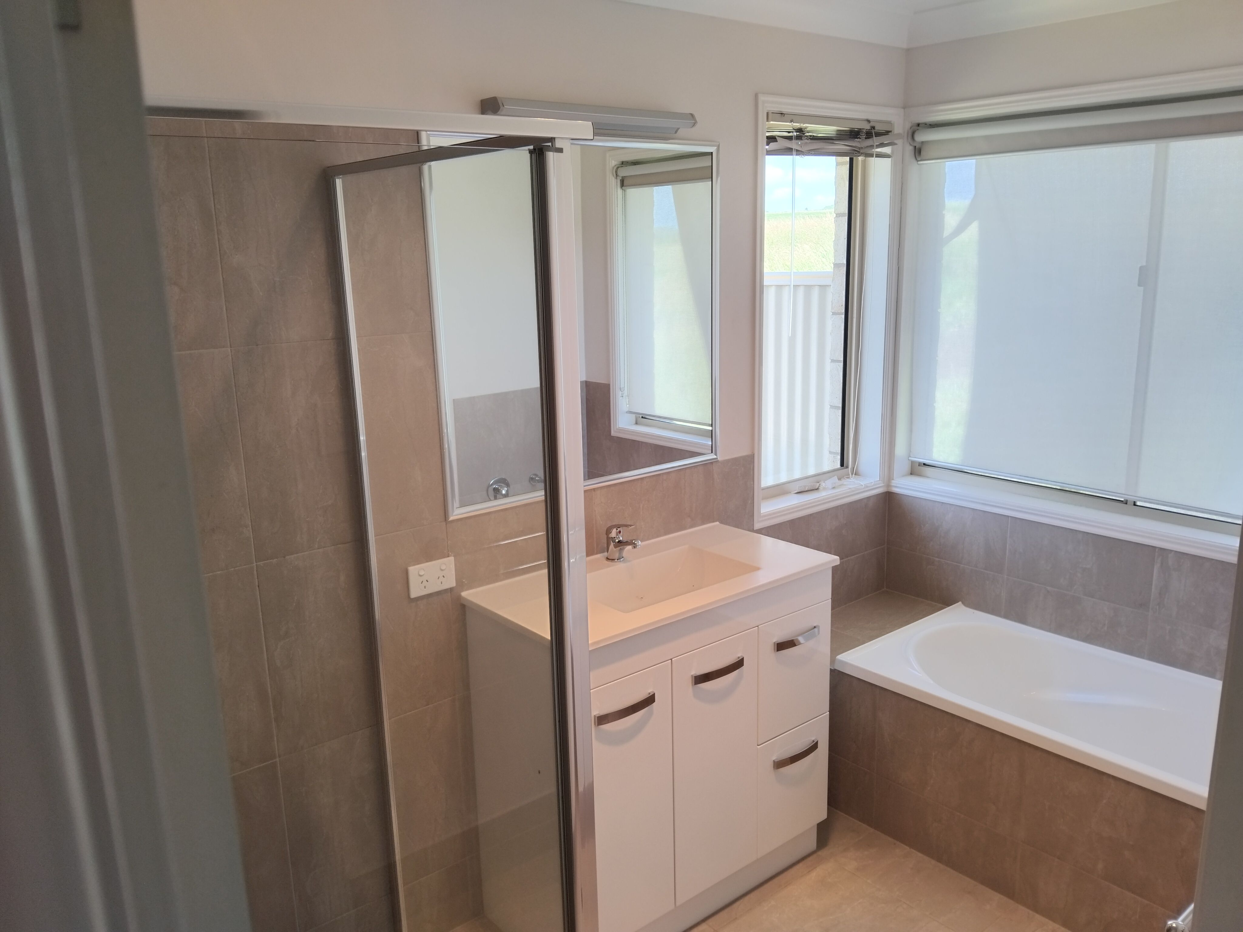 22 Lochaber Road — photo 4 of 9