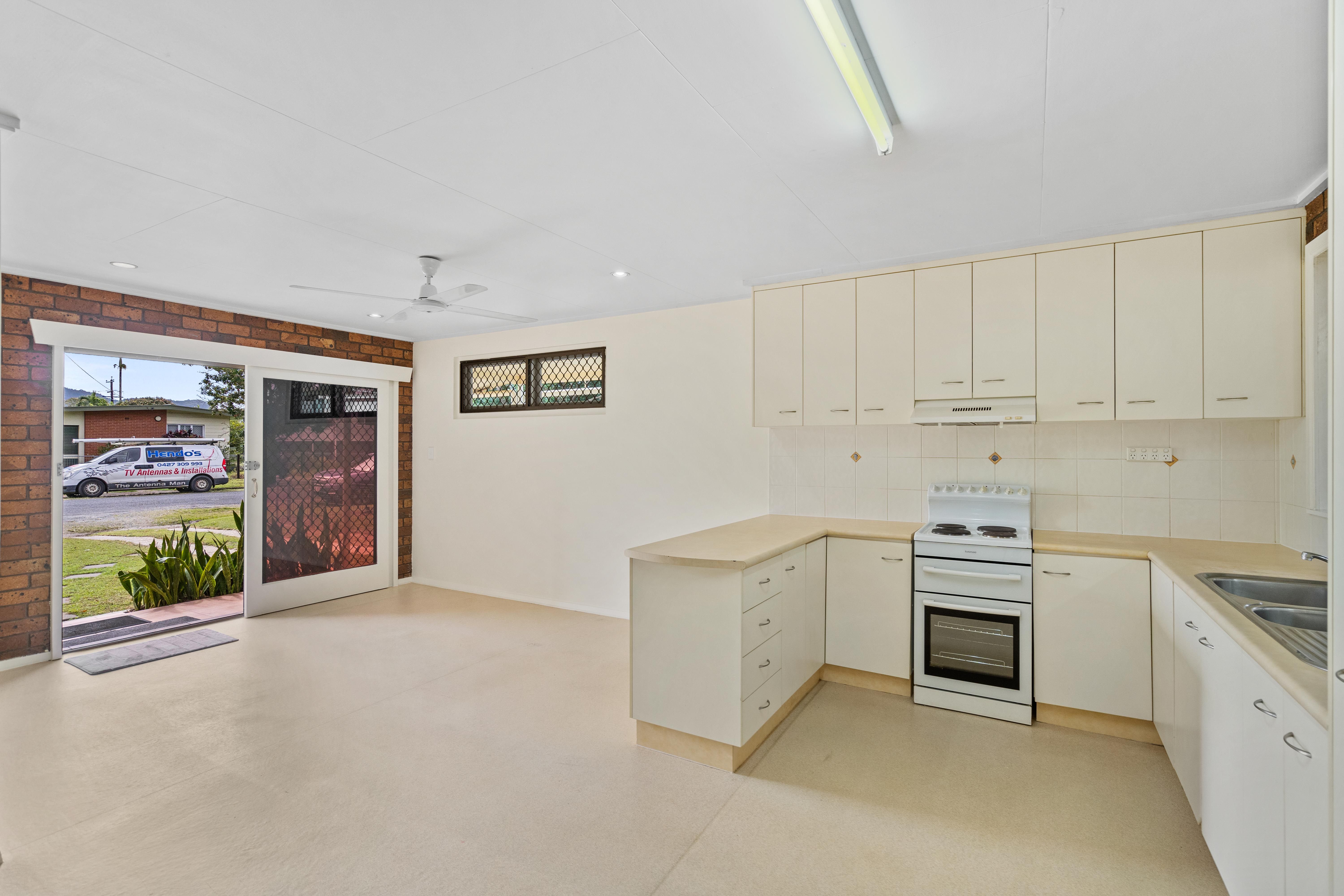 13 Hogan Street — photo 4 of 16