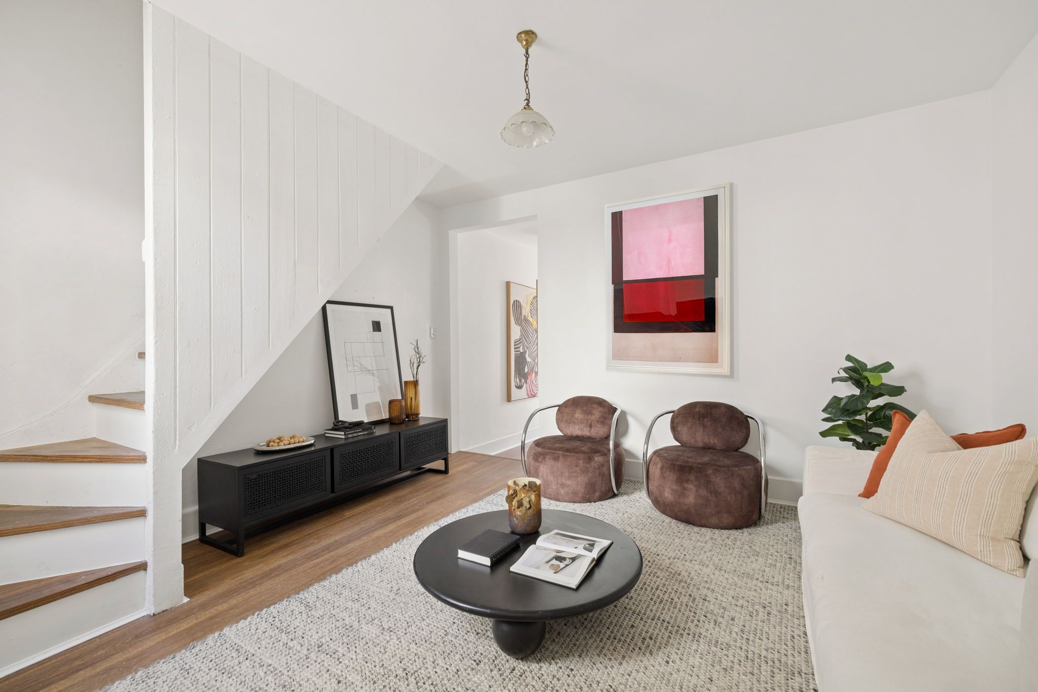 40 Wellington Street — photo 2 of 12