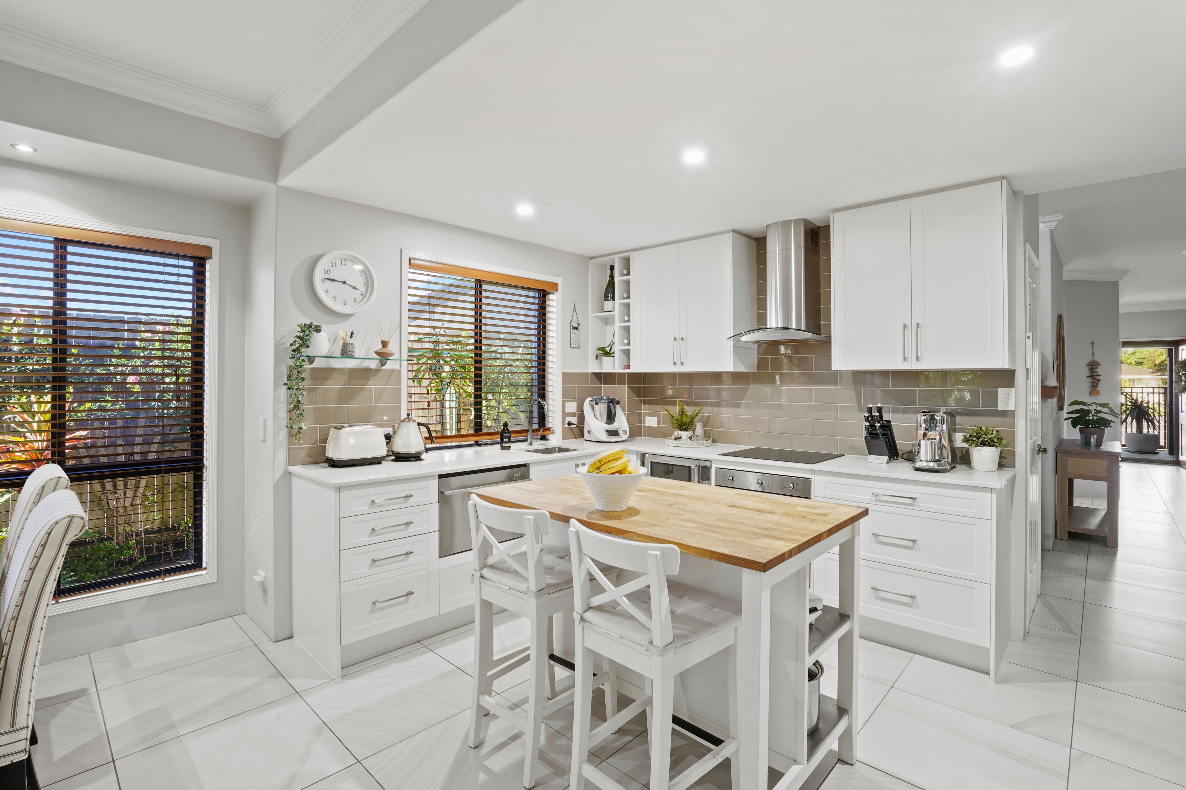 2/2264 Gold Coast Highway, Mermaid Beach, QLD 4218