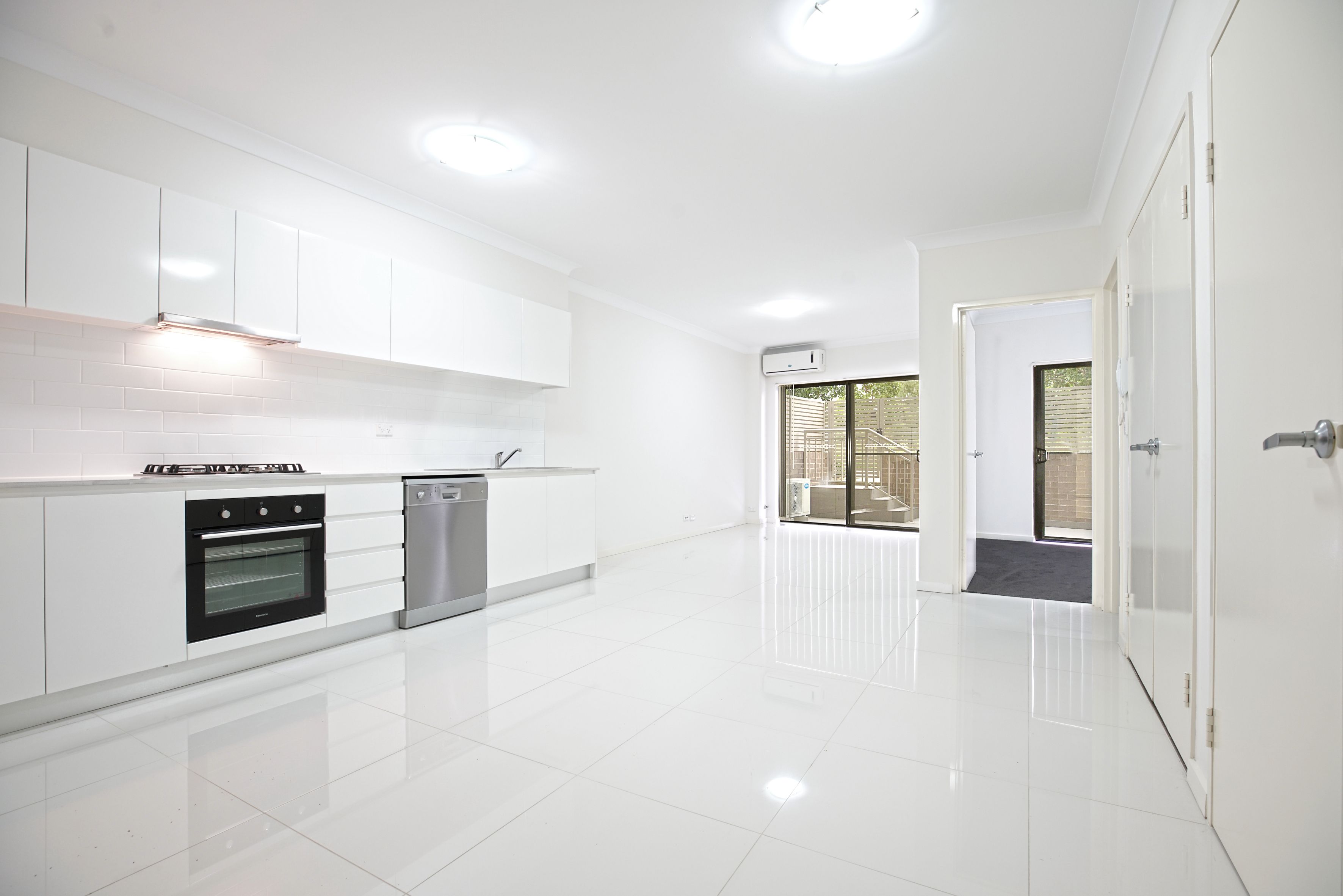 8/2 Glenmore Ridge Drive, Glenmore Park, NSW 2745