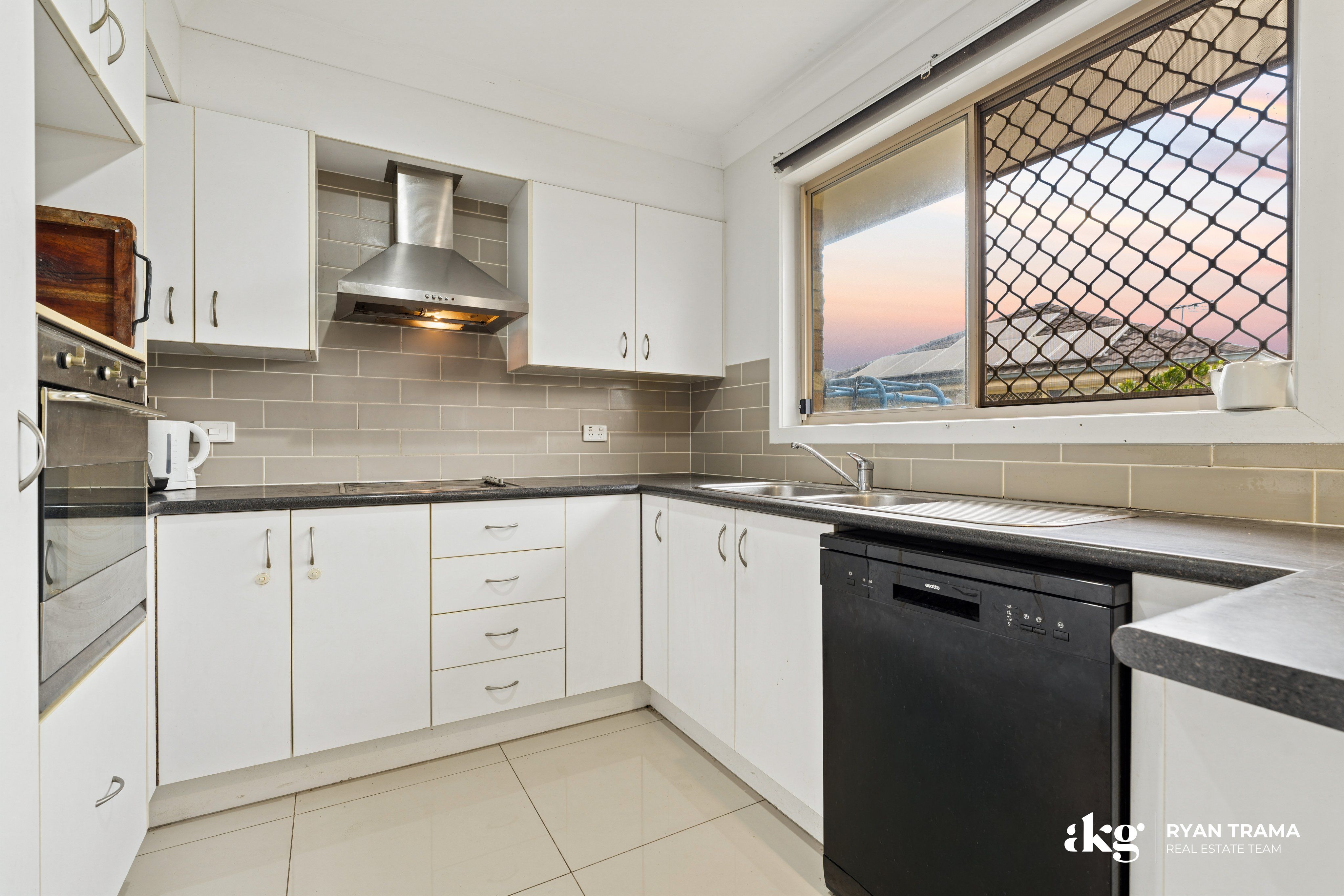 14 Lake Wivenhoe Court — photo 11 of 30