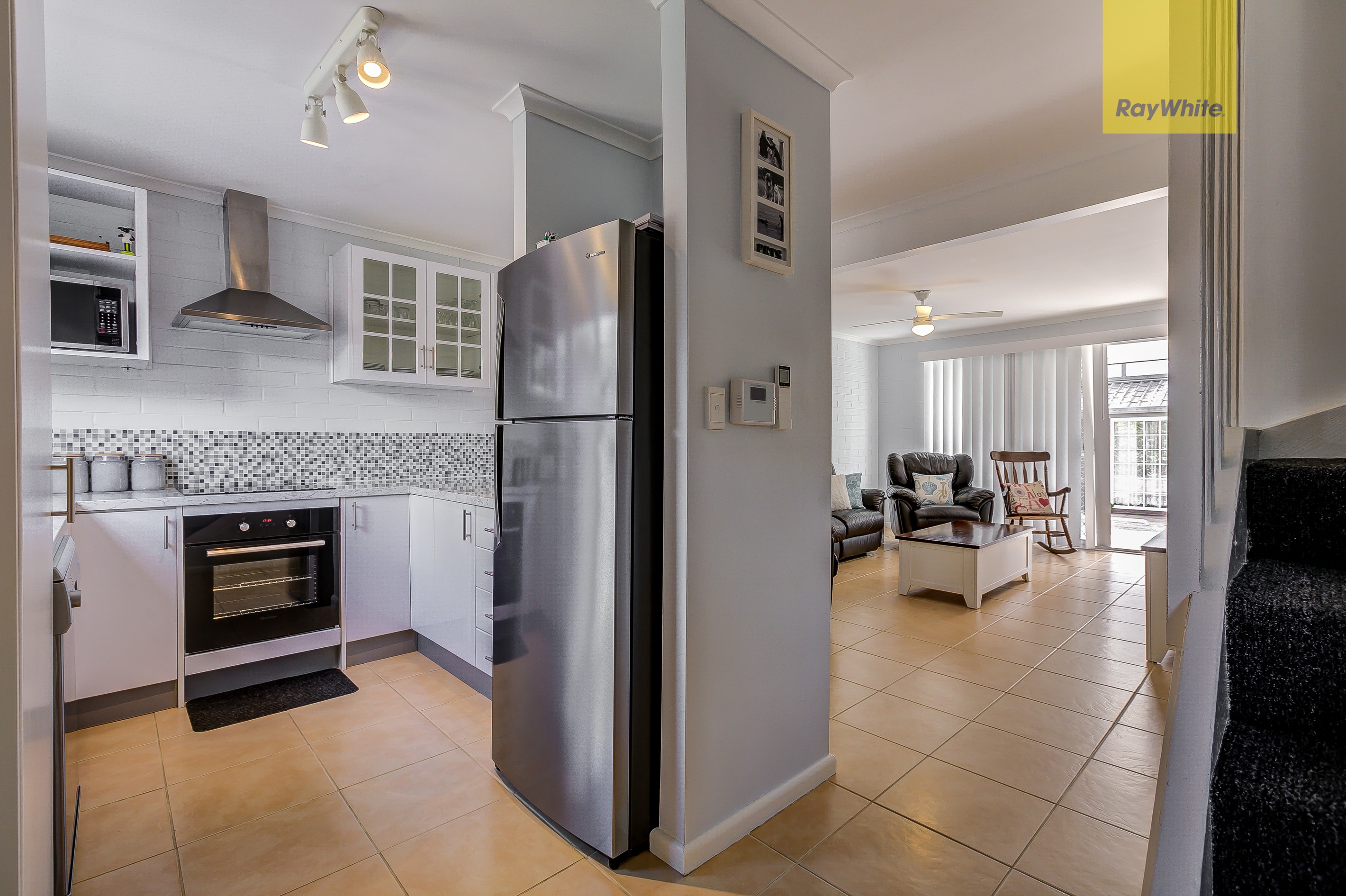 3/4 Pendlebury Court, Edens Landing, QLD 4207