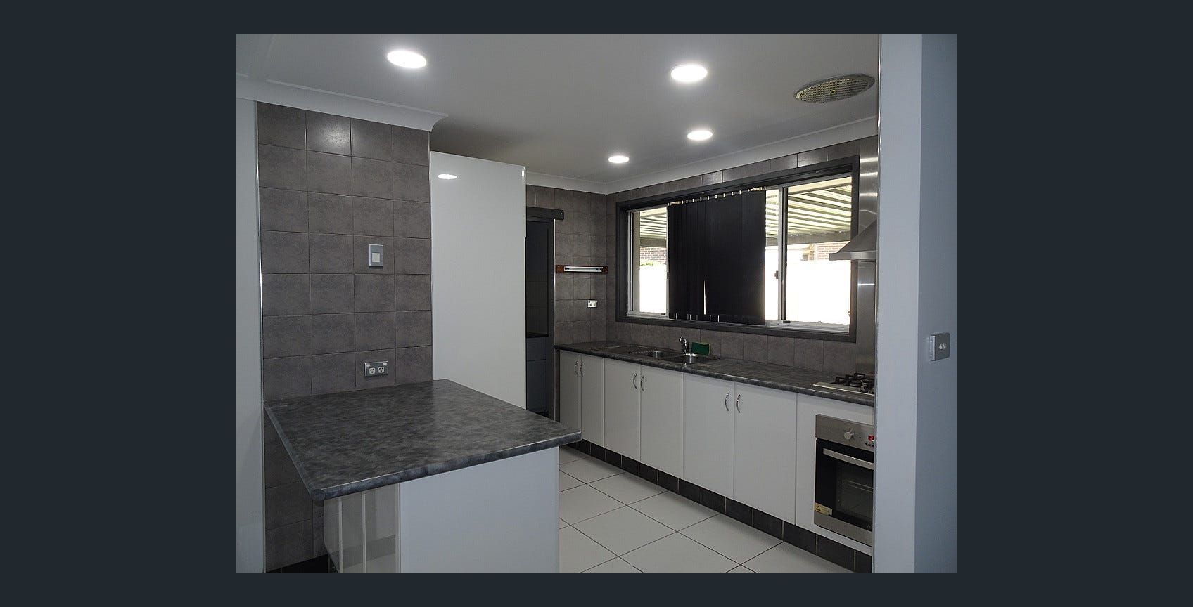 12 Fortinbras Close, Rosemeadow, NSW 2560