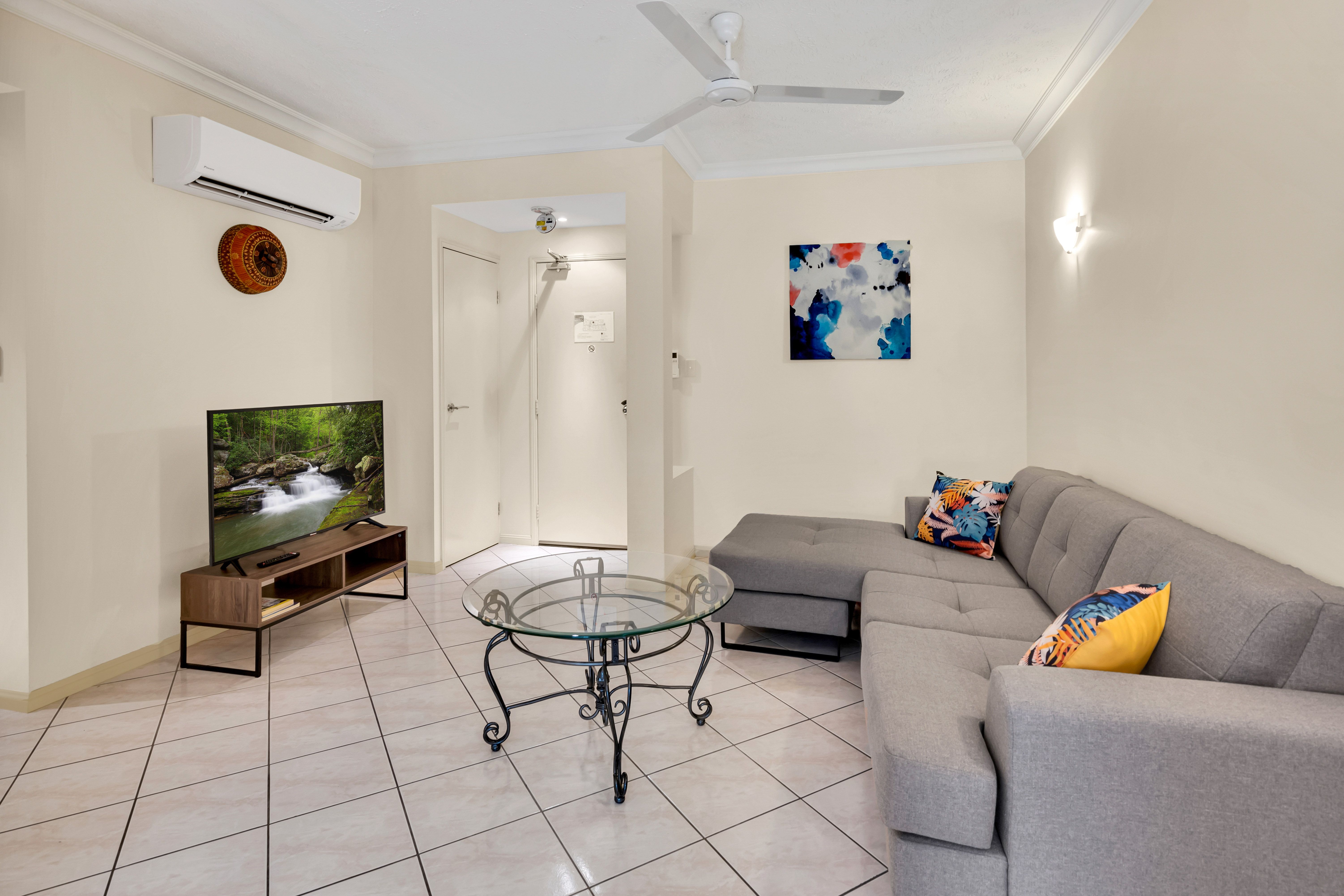 1611/2-10 Greenslopes Street, Cairns North, QLD 4870