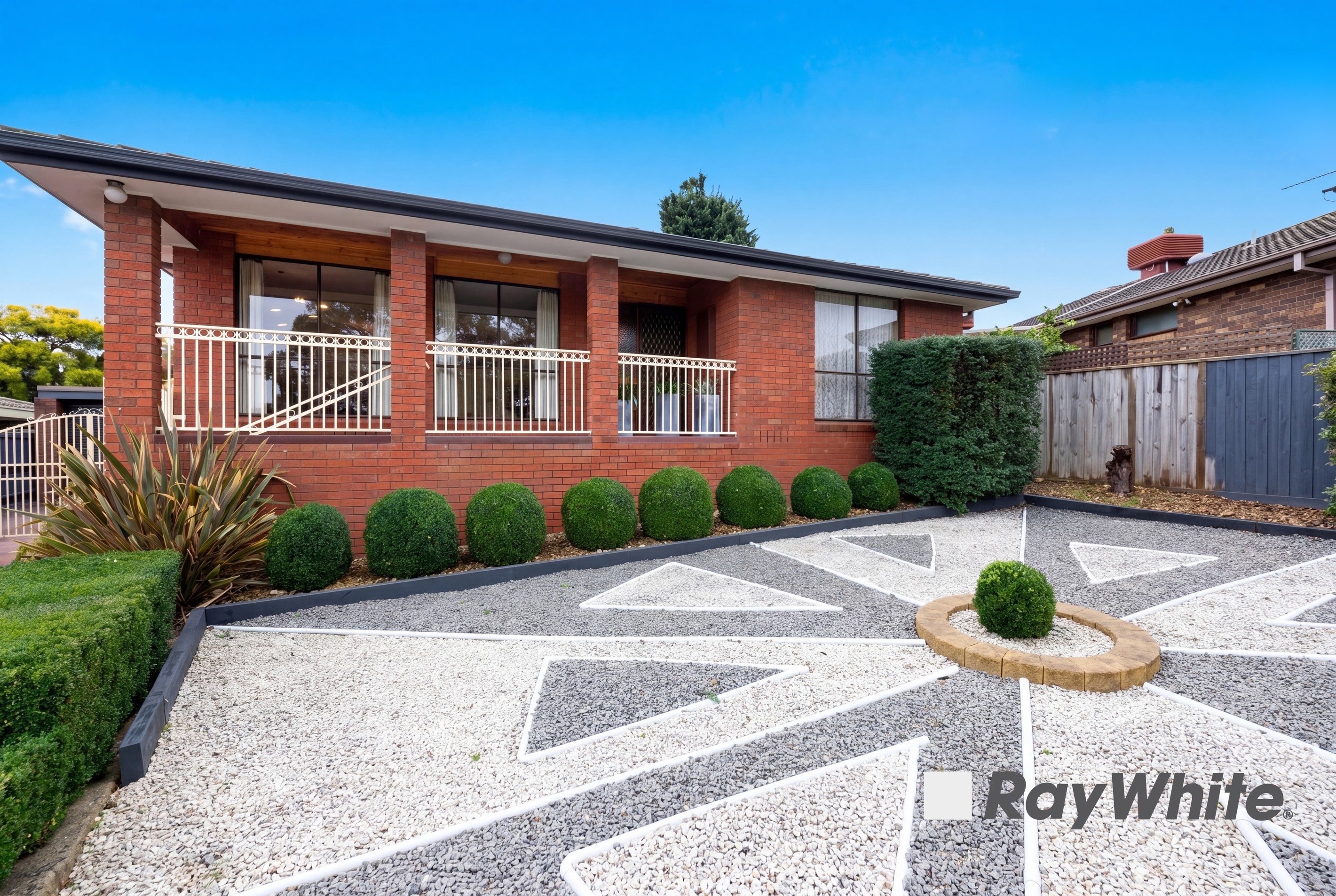 5 Jordan Court, Endeavour Hills, VIC 3802