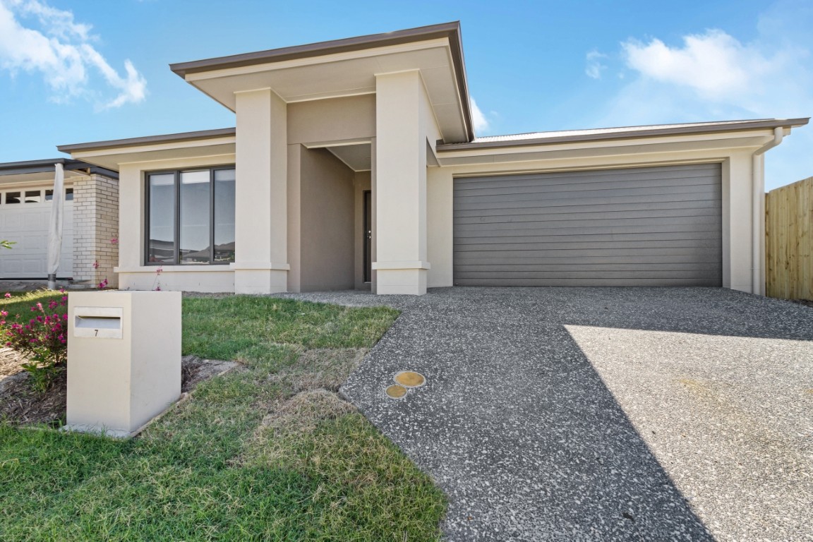 7 Johnson Circuit, Ripley, QLD 4306