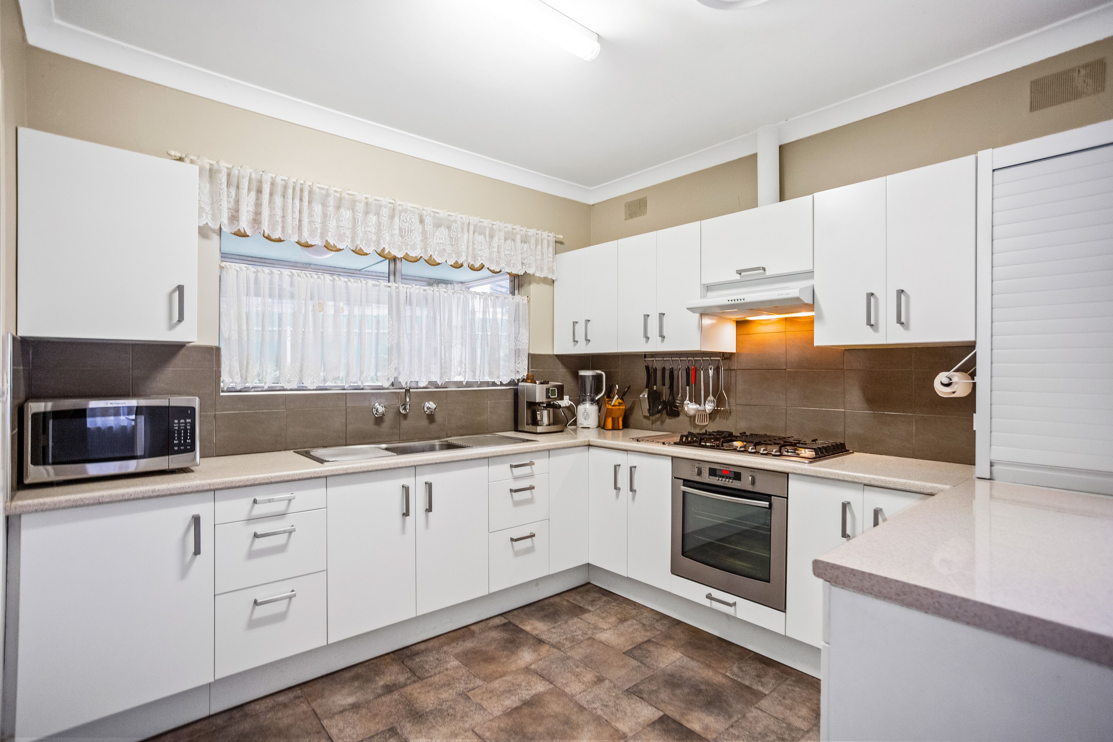 20 Harriett Street, Clare, SA 5453