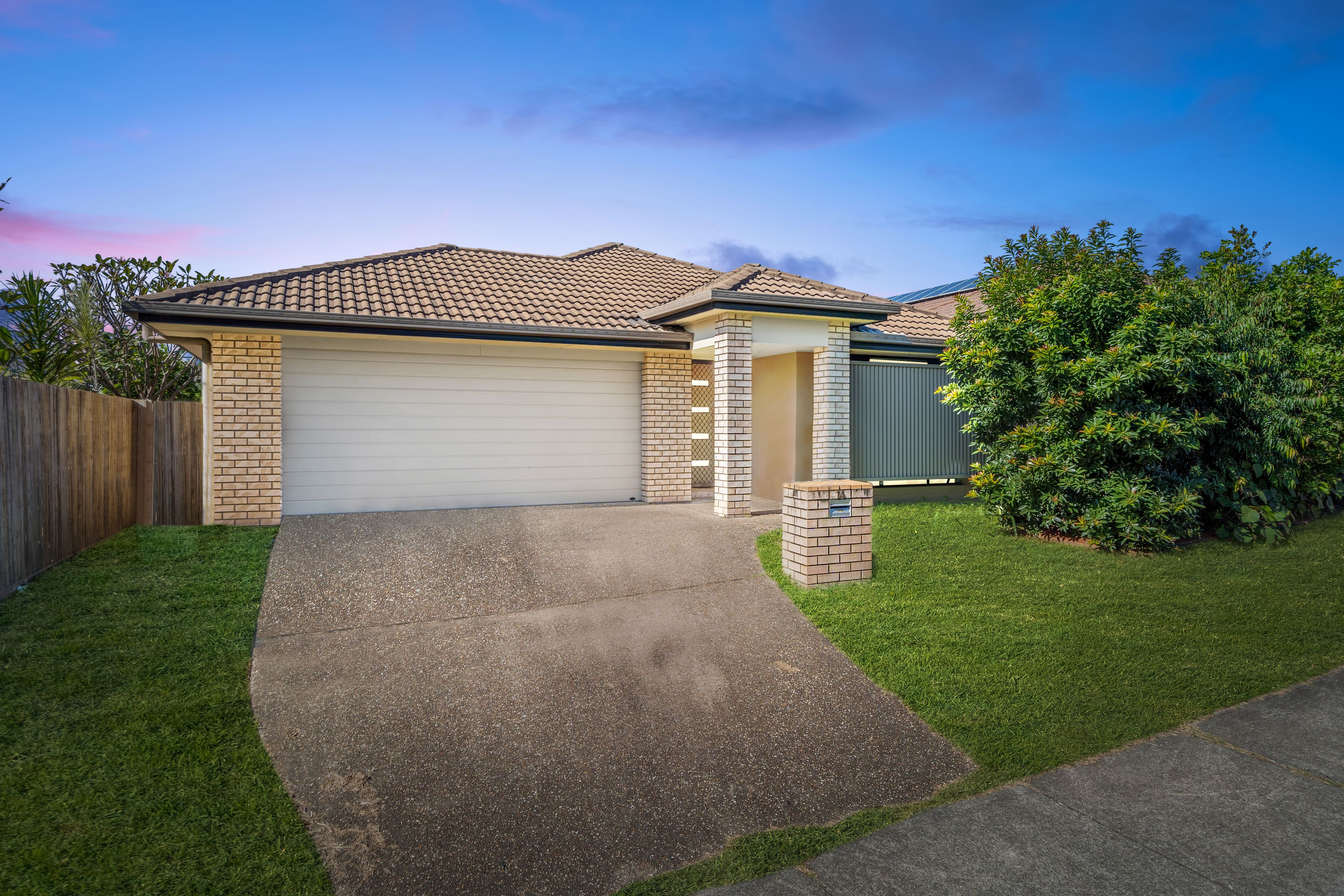 14 Sears Parade, North Lakes, QLD 4509