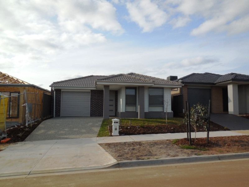 13 Cobble Street, Melton South, VIC 3338