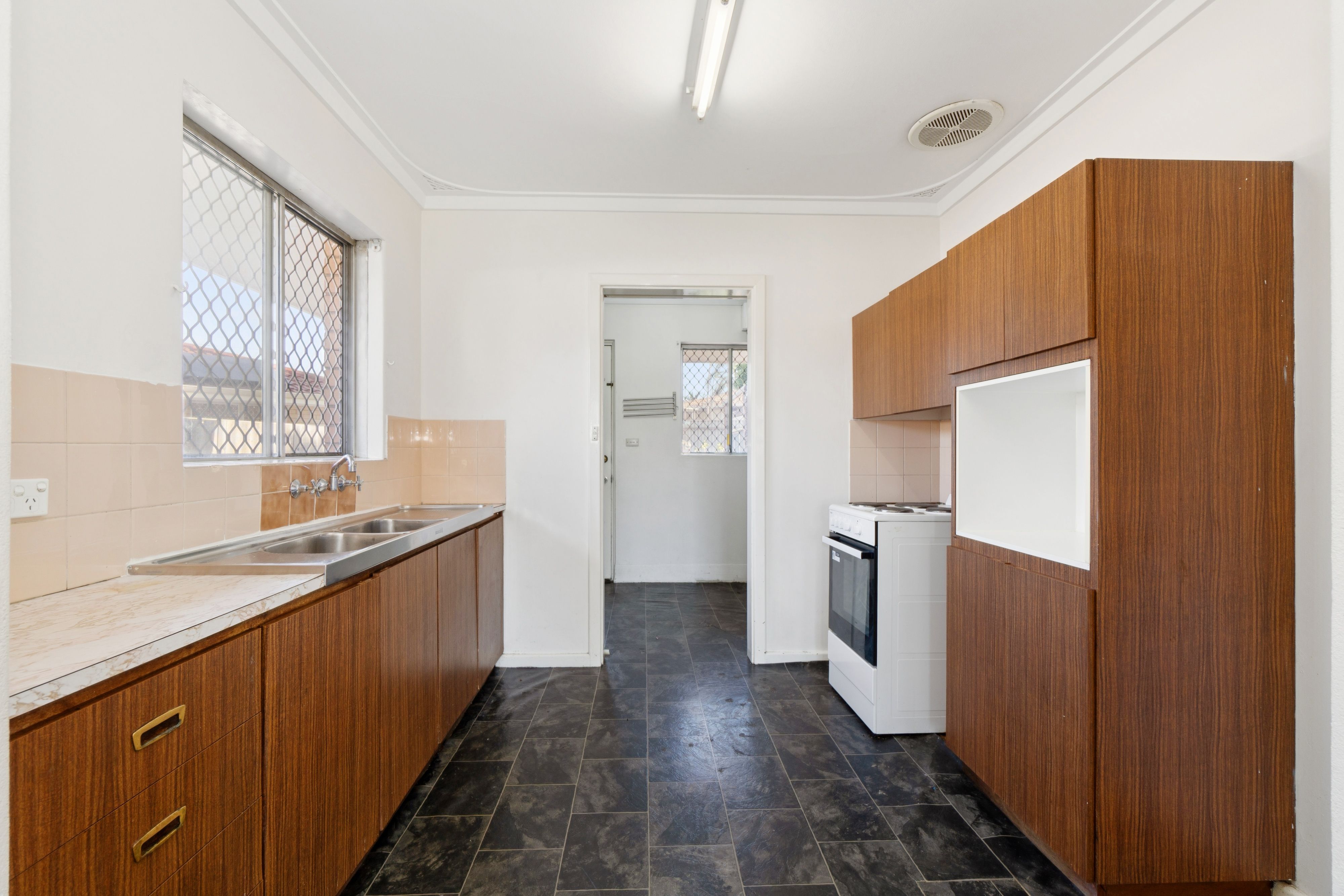 23 Mckay Street — photo 6 of 19