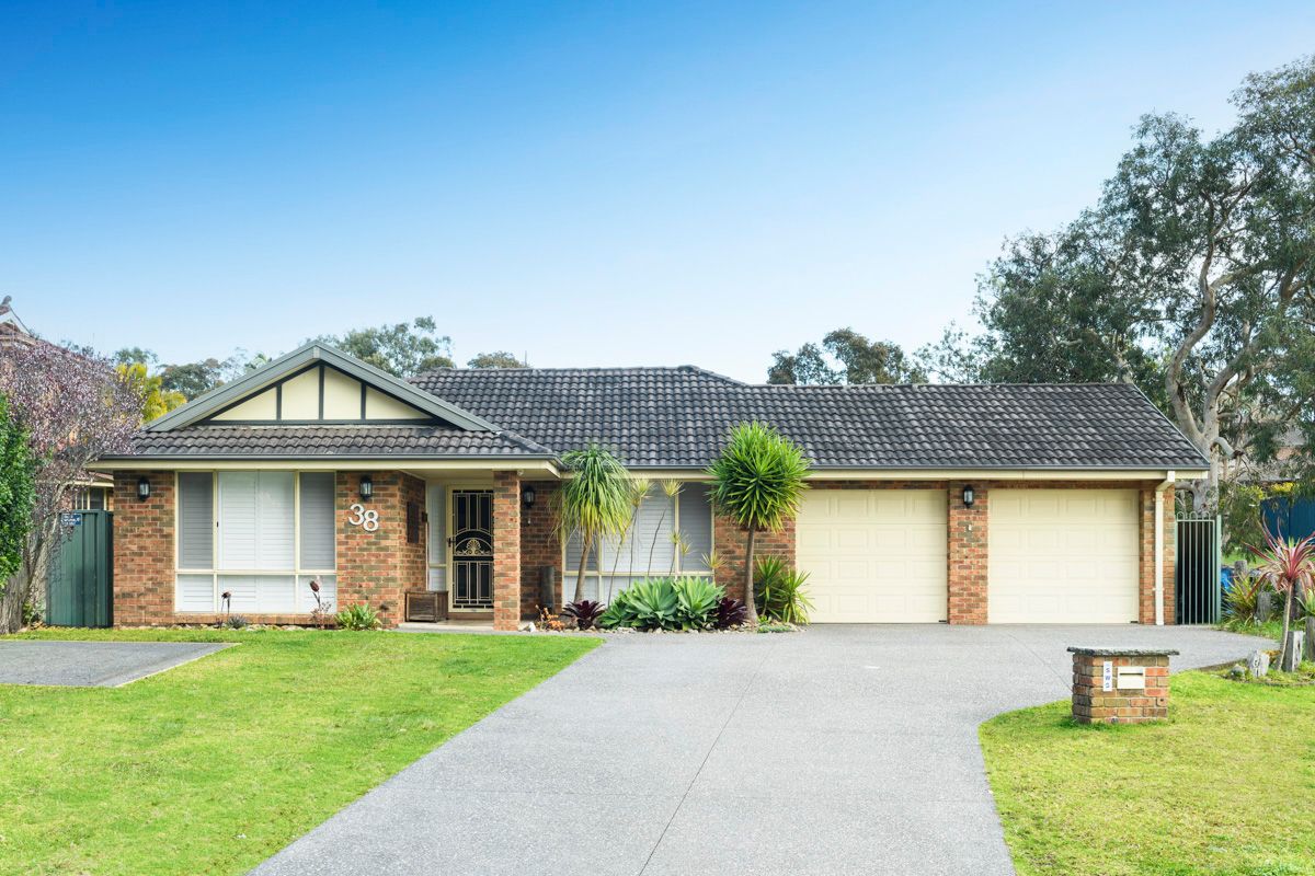 38 Hay Street — photo from Ray White Thirroul