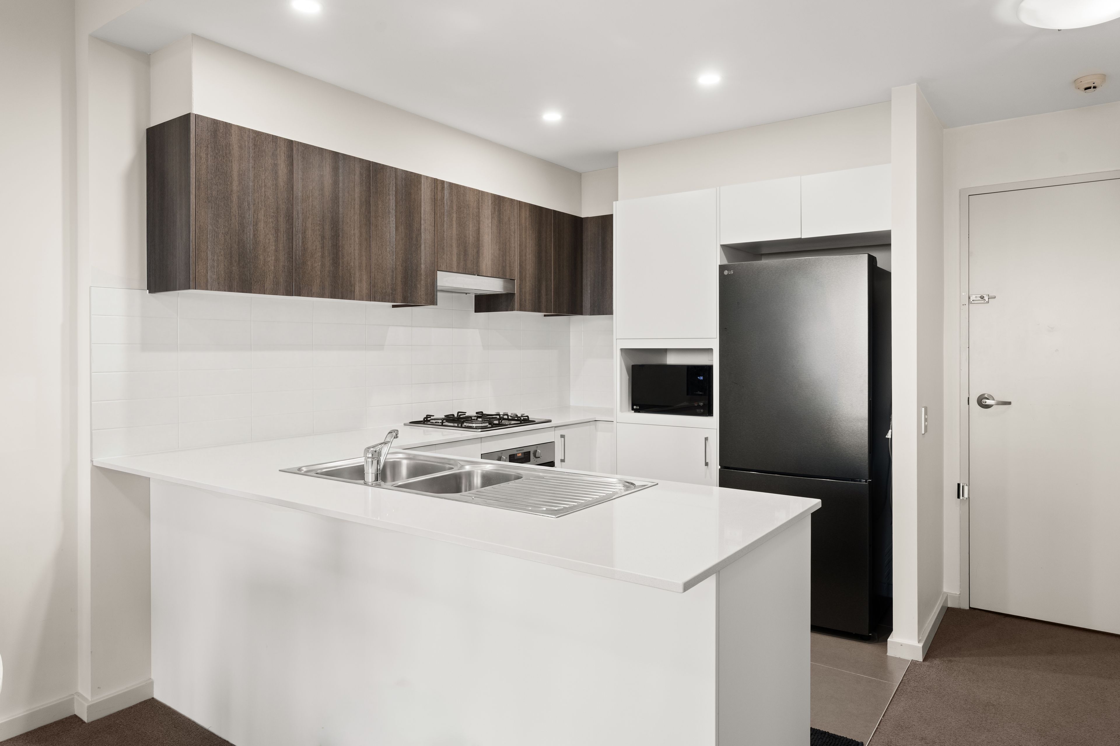 B204/48 Derby Street — photo 3 of 18