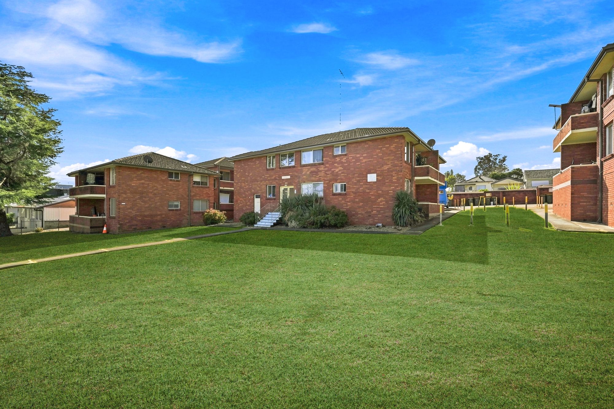 2/98 Dumaresq Street — photo from Ray White Macarthur Group