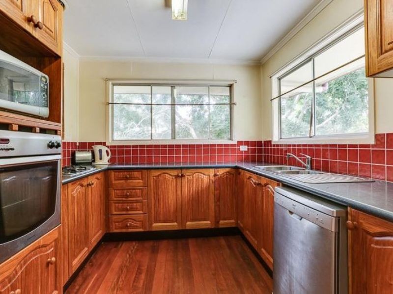 10 Vicki Street, Redbank Plains, QLD 4301