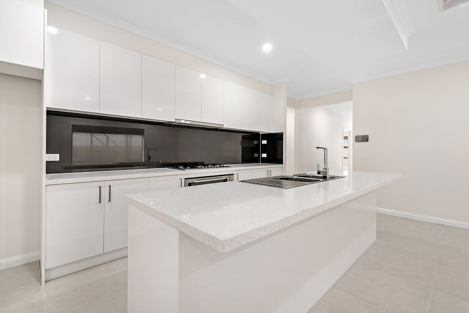 16 Sunmouth Road, Craigieburn, VIC 3064