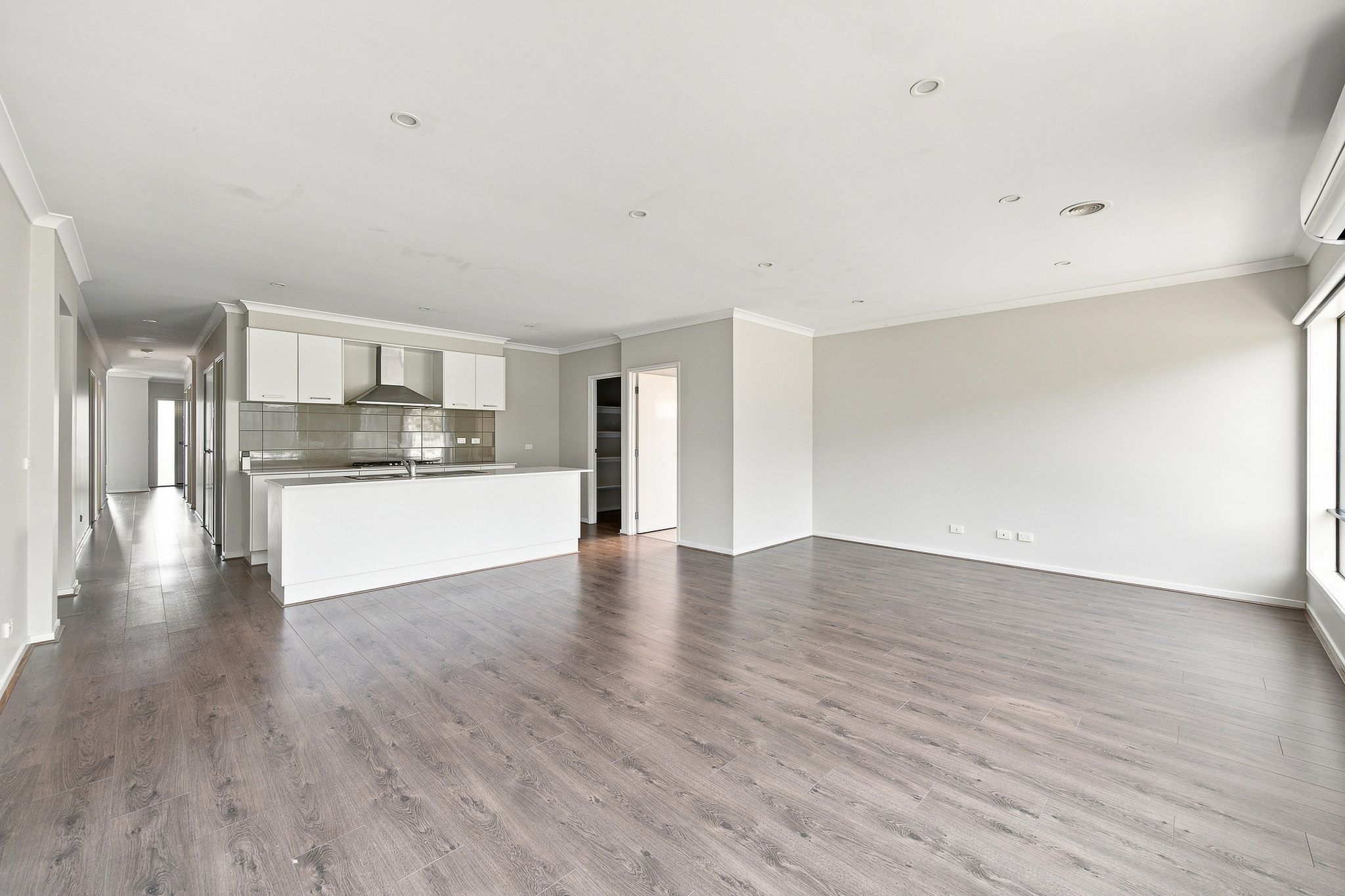 45 Littleshore Crescent — photo 8 of 19