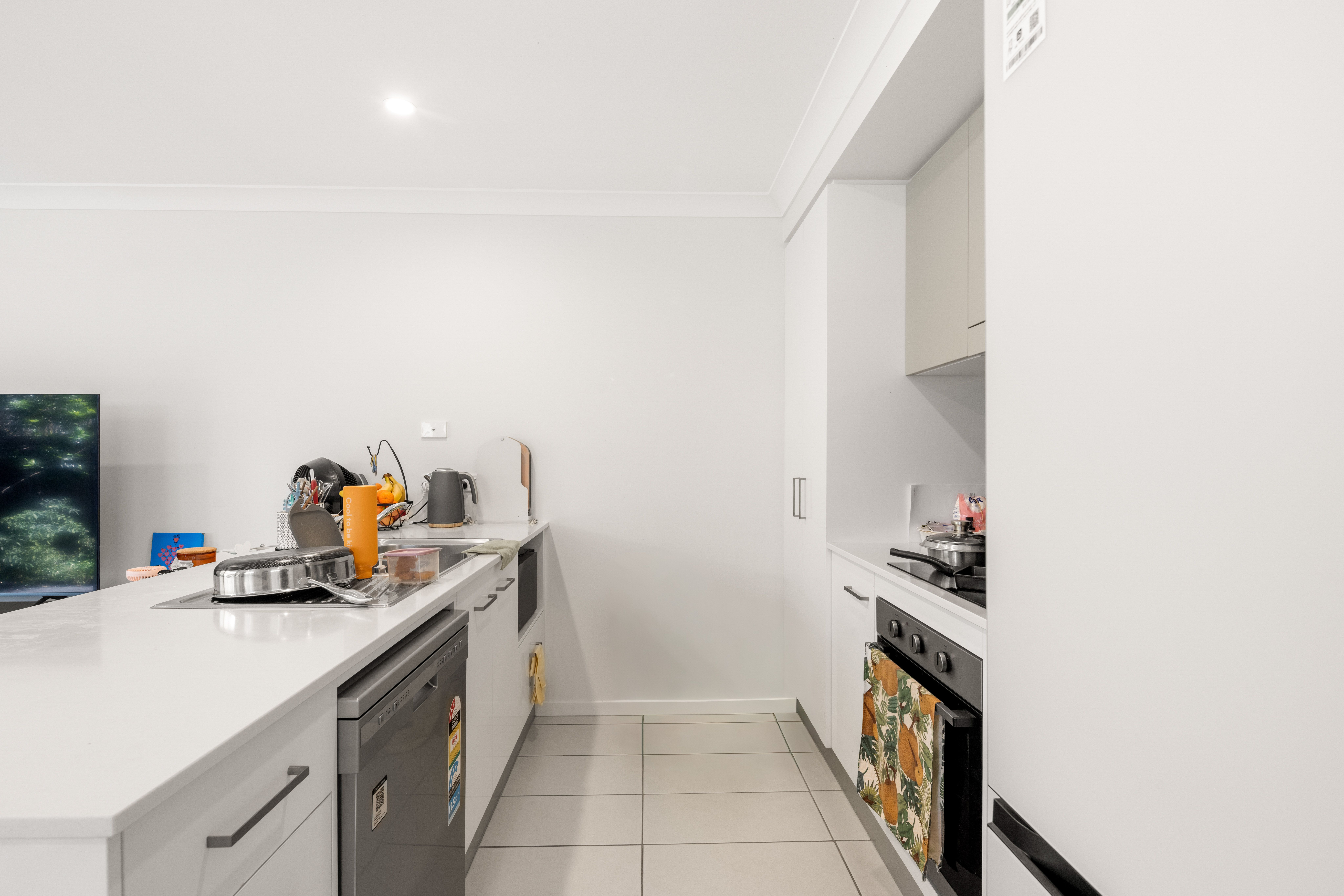25/19 Whittley Court — photo 4 of 25