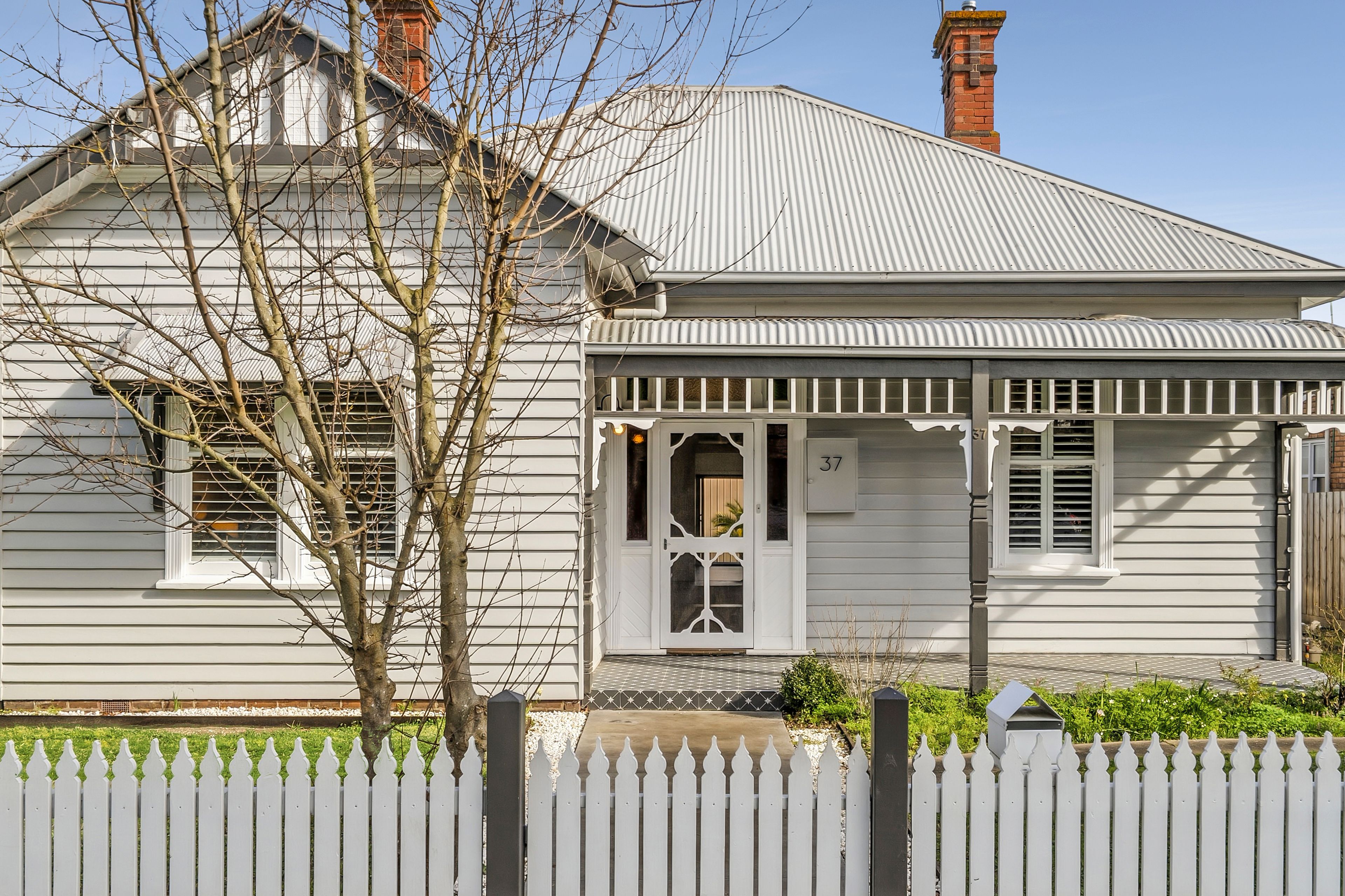 37 Hart Street — photo from Ray White Colac