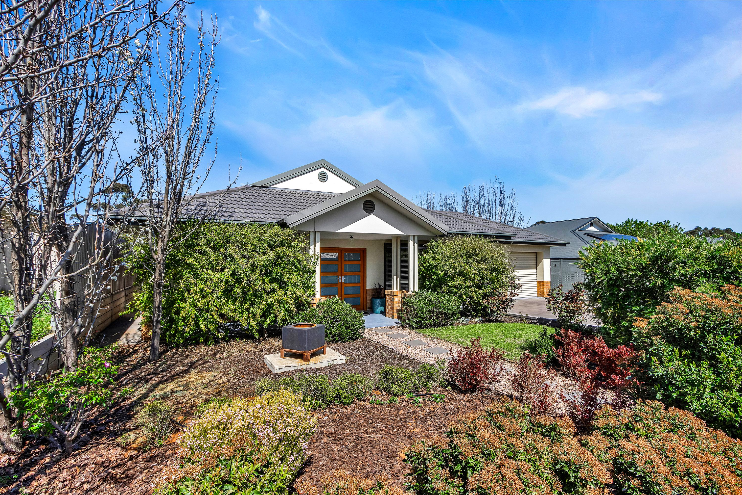 8 Clyde Court — photo 4 of 30