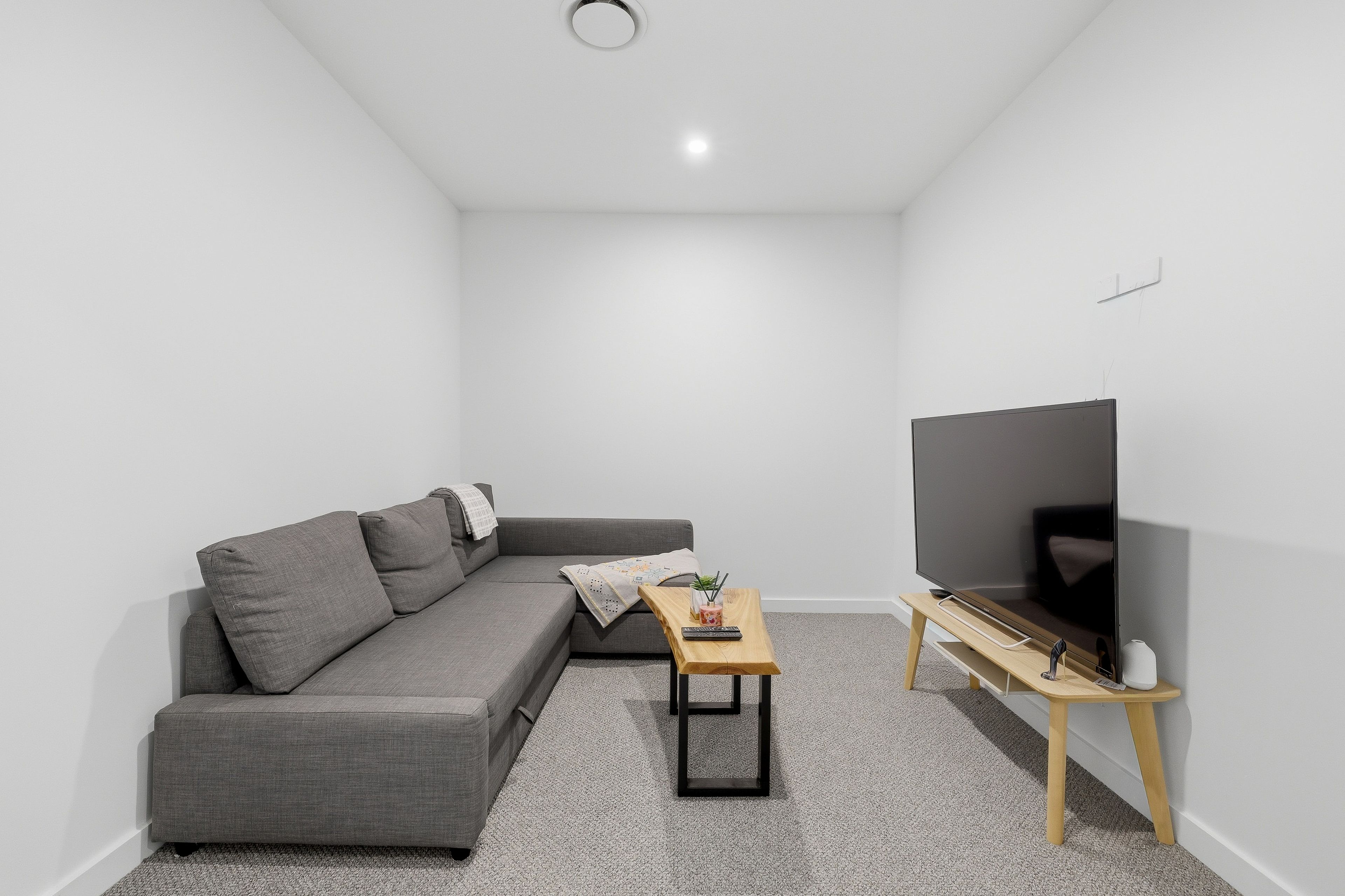 2/10 Middle Quay Drive — photo 11 of 30