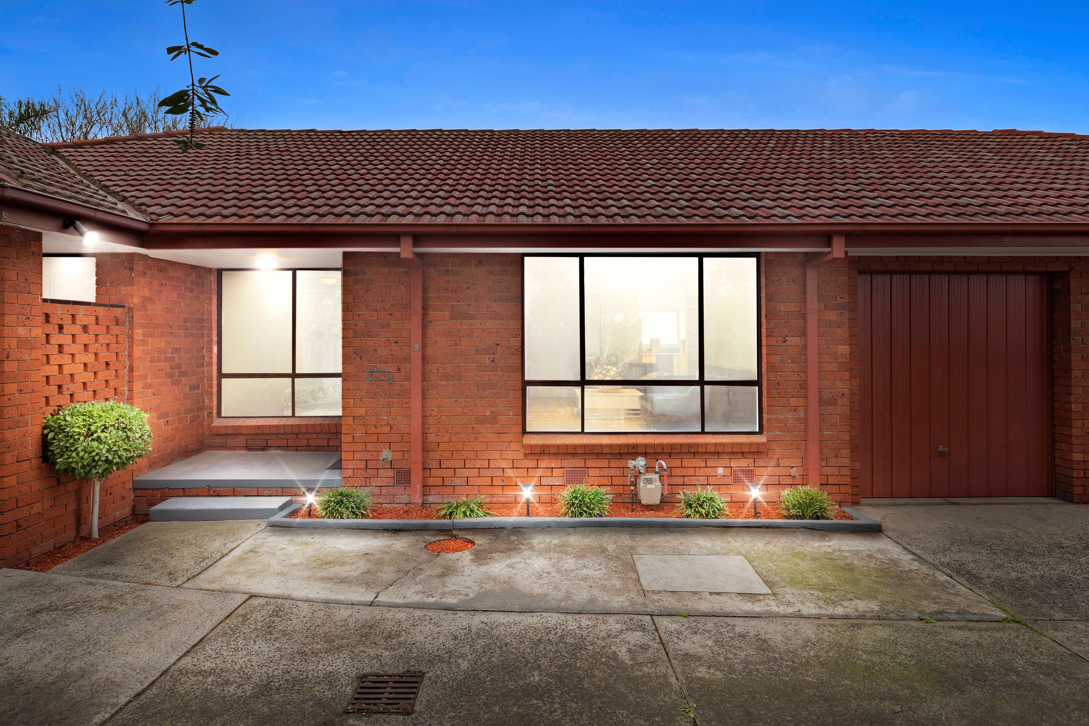 4 Normanby Street, Hughesdale VIC 3166
