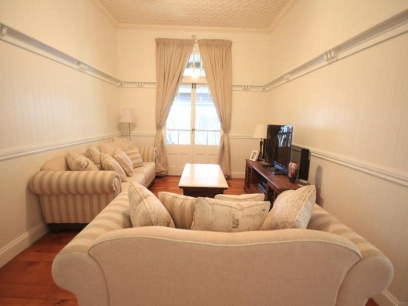16 Victoria Terrace, Annerley, QLD 4103