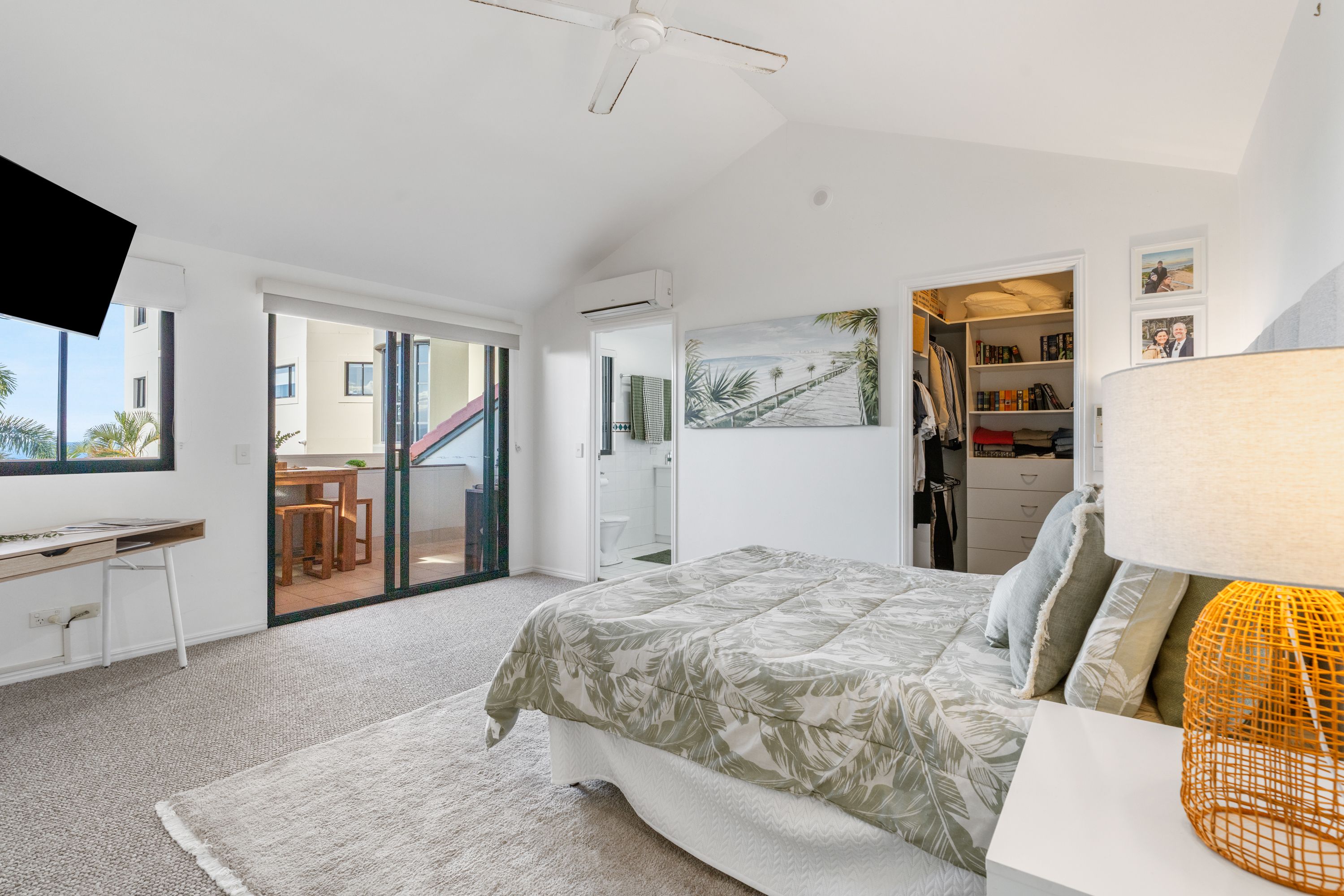 42/1 Great Hall Drive — photo 4 of 27