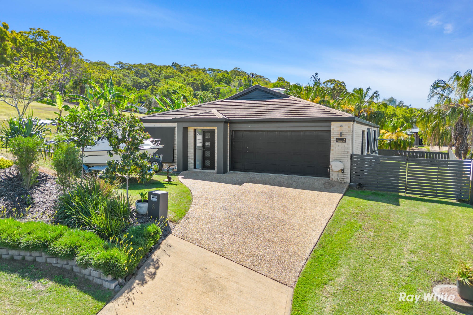 8 Baeckea Place, Taroomball, QLD 4703