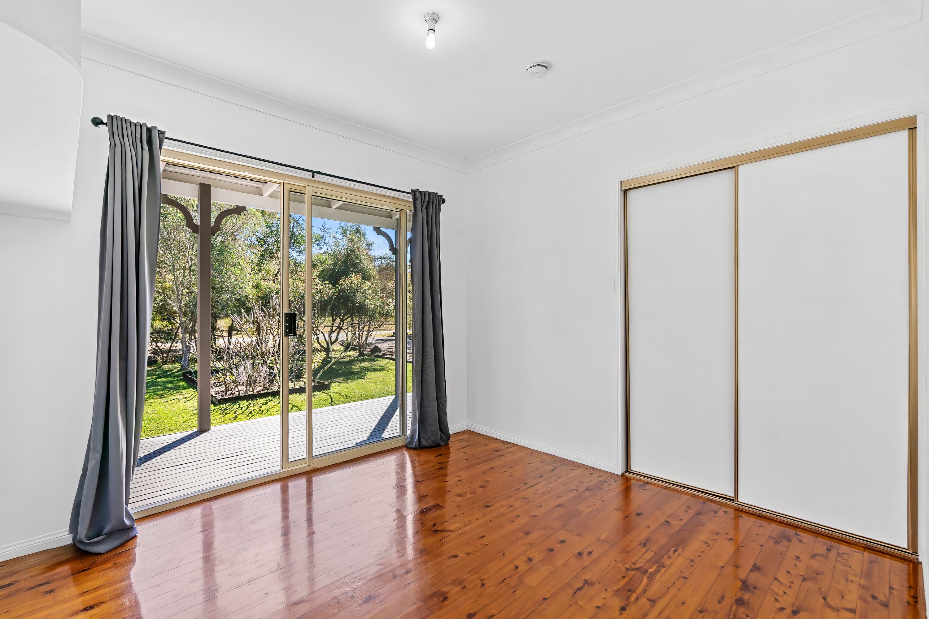 121 Illoura Place — photo 12 of 30