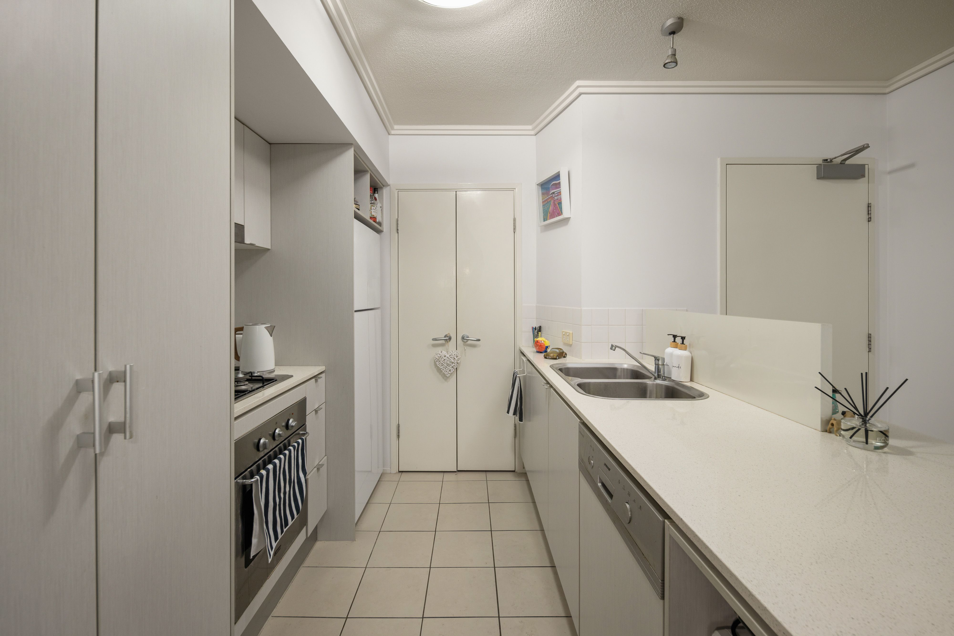 1014/18 Manning Street — photo 5 of 13