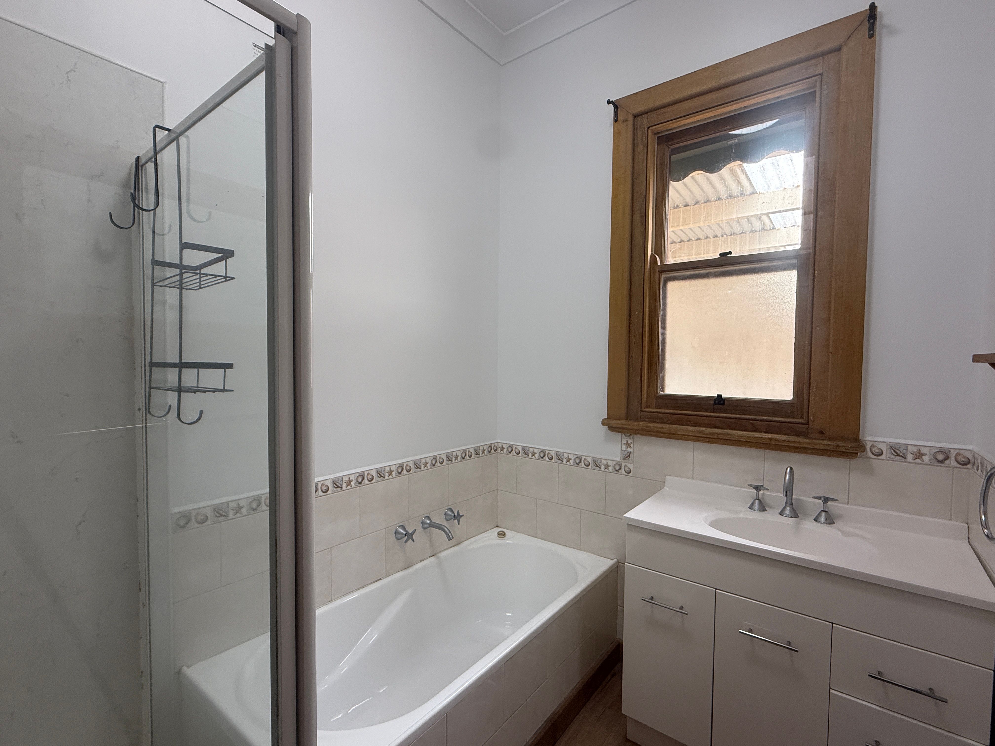 32 Brock Street — photo 4 of 9