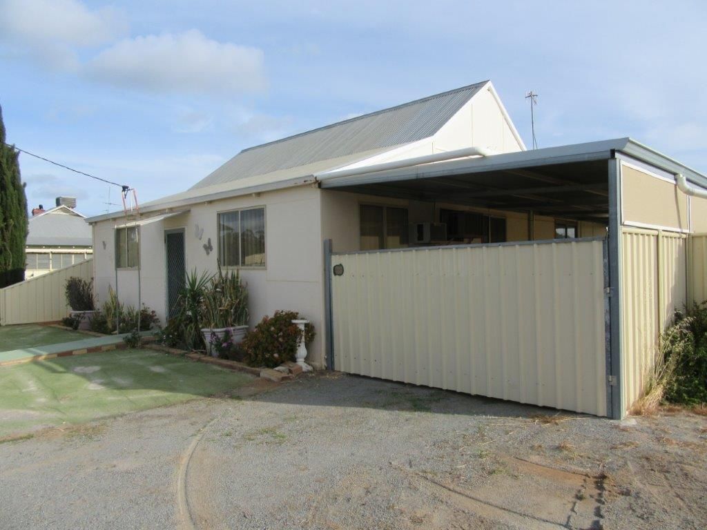 6 Niven Crescent, Carnamah, WA 6517