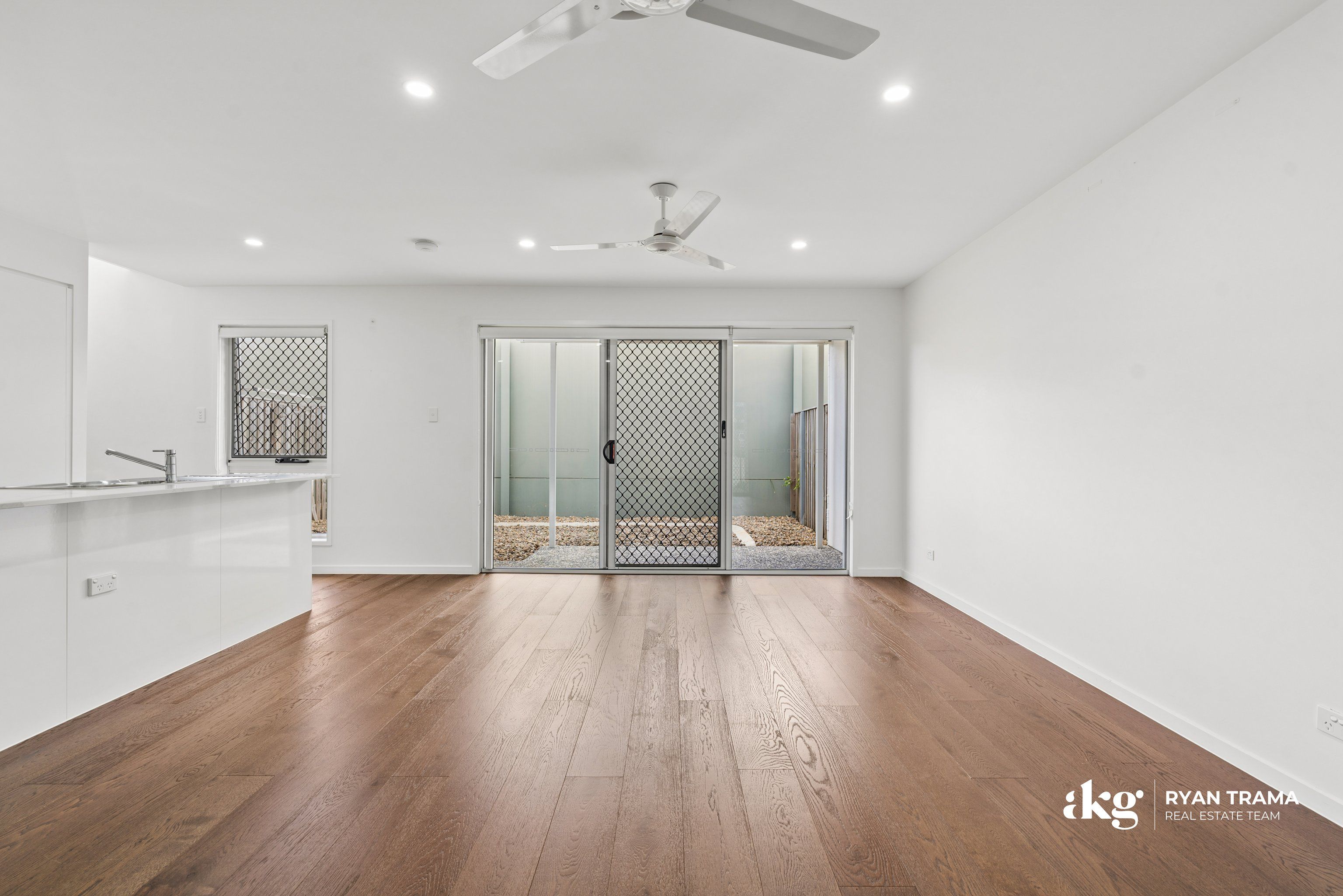 30/26 Elizabeth Street — photo 9 of 23