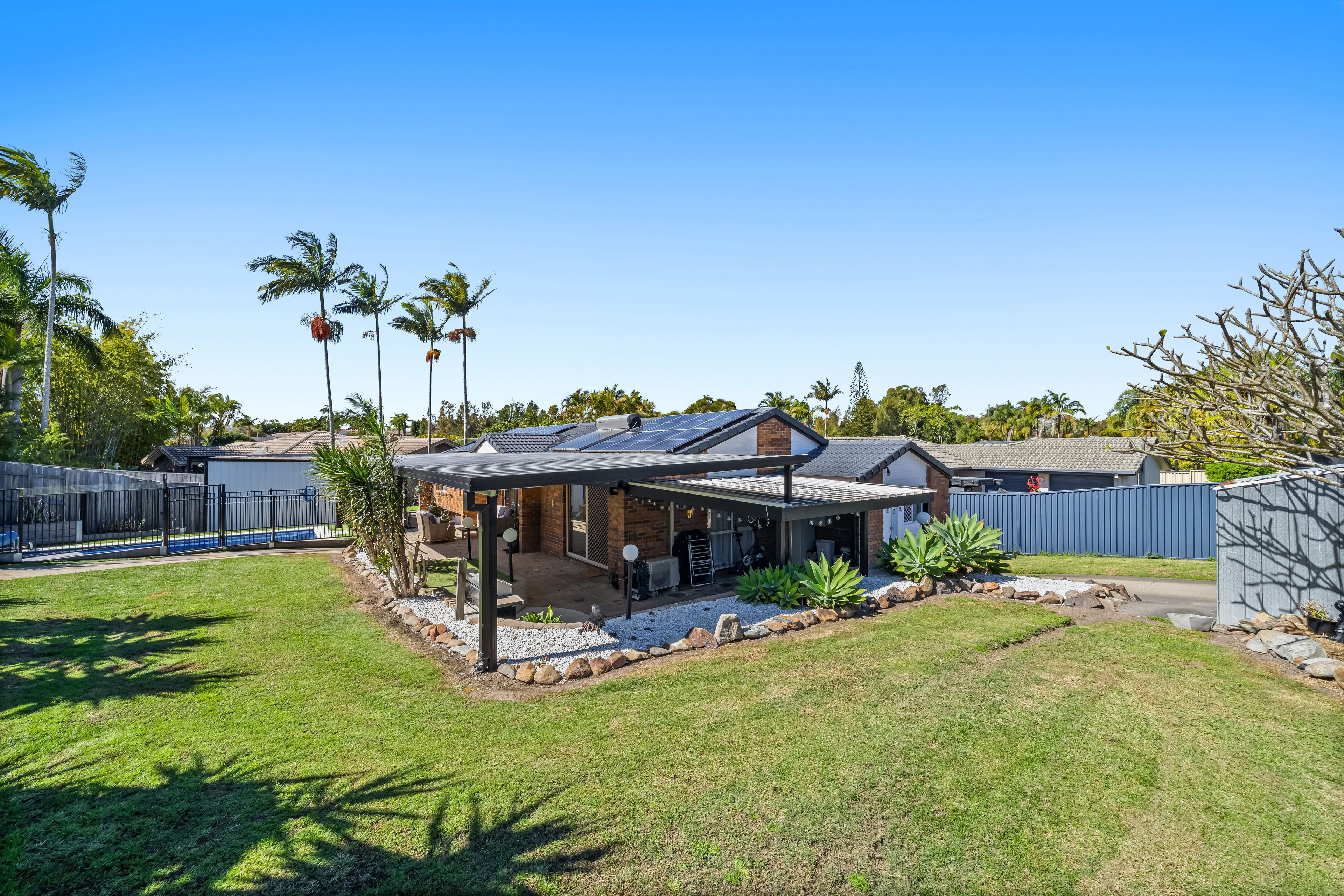 1 Greaves Court, Carrara, QLD 4211