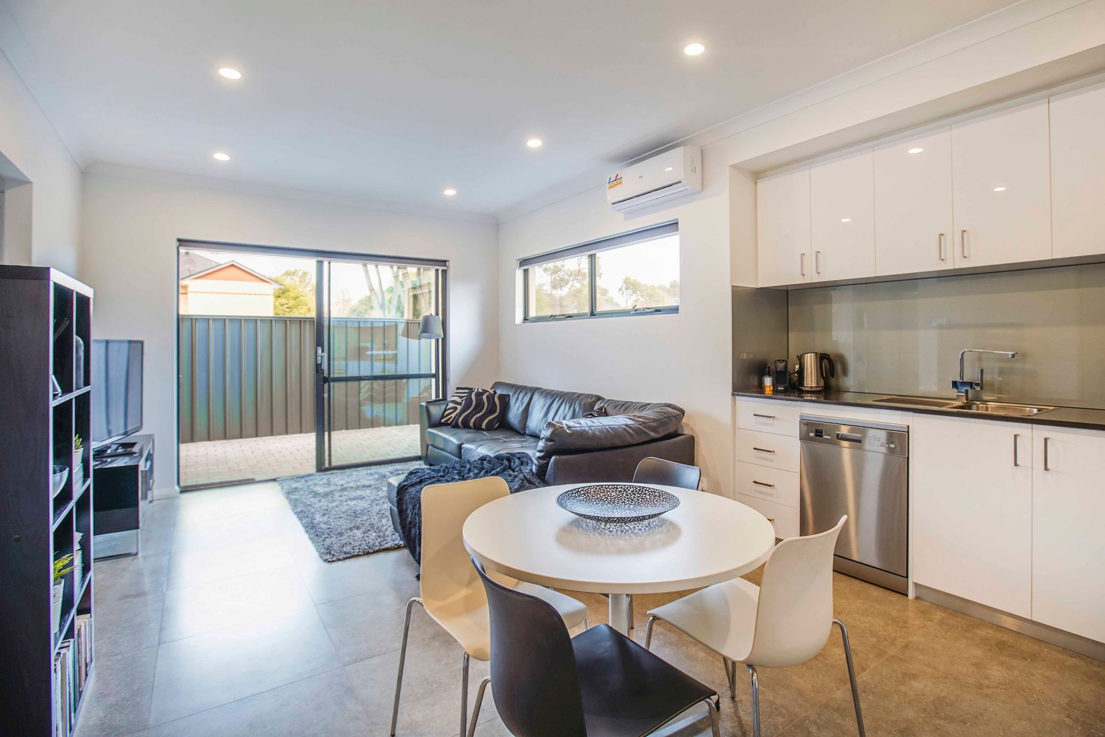 2/178 Surrey Road, Rivervale WA 6103