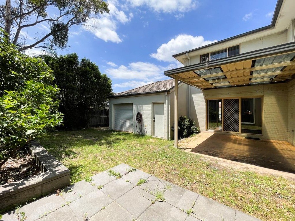 17 Hindostan Road, Glenfield, NSW 2167