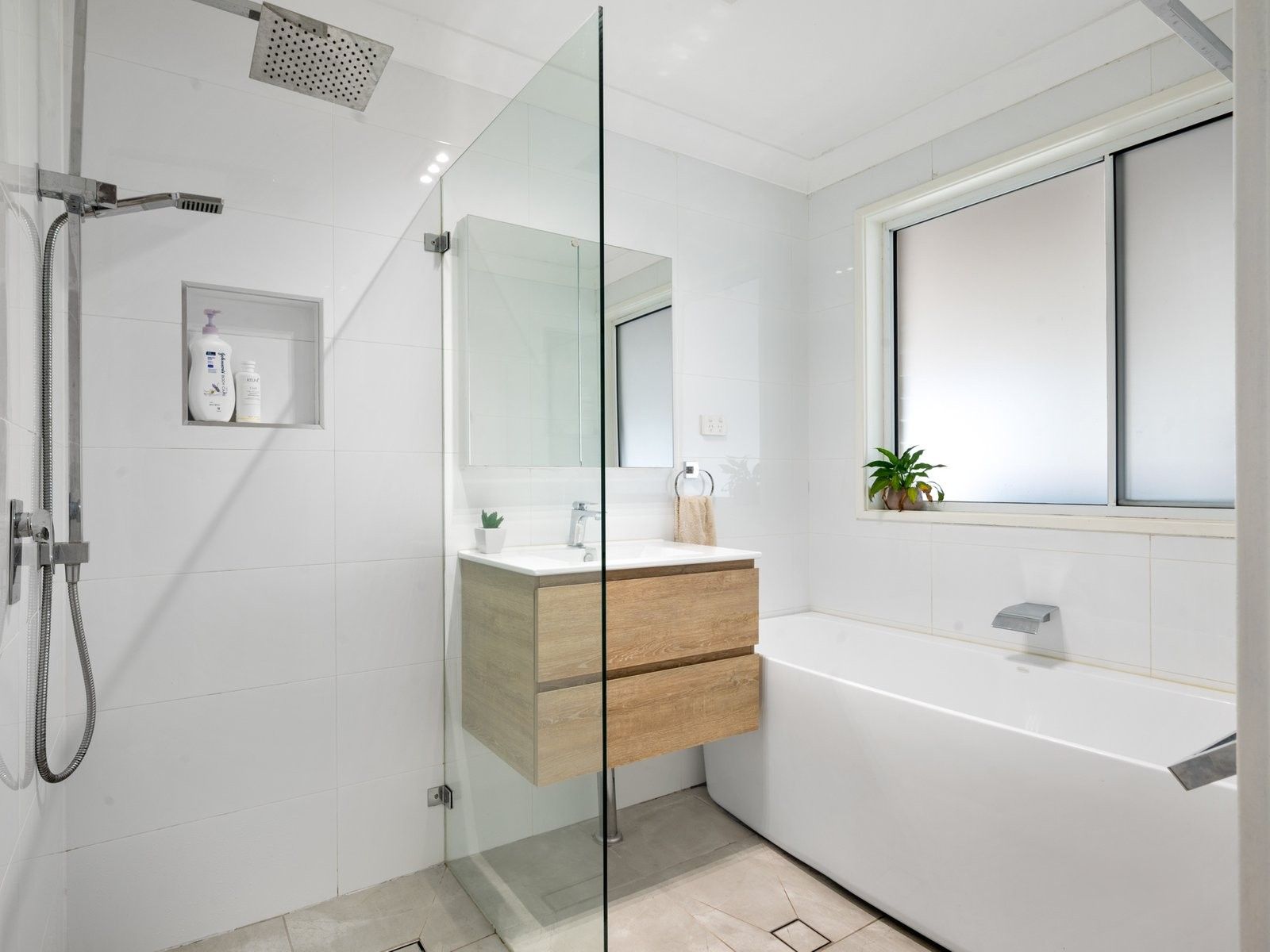 19 Isabella Street — photo 8 of 11