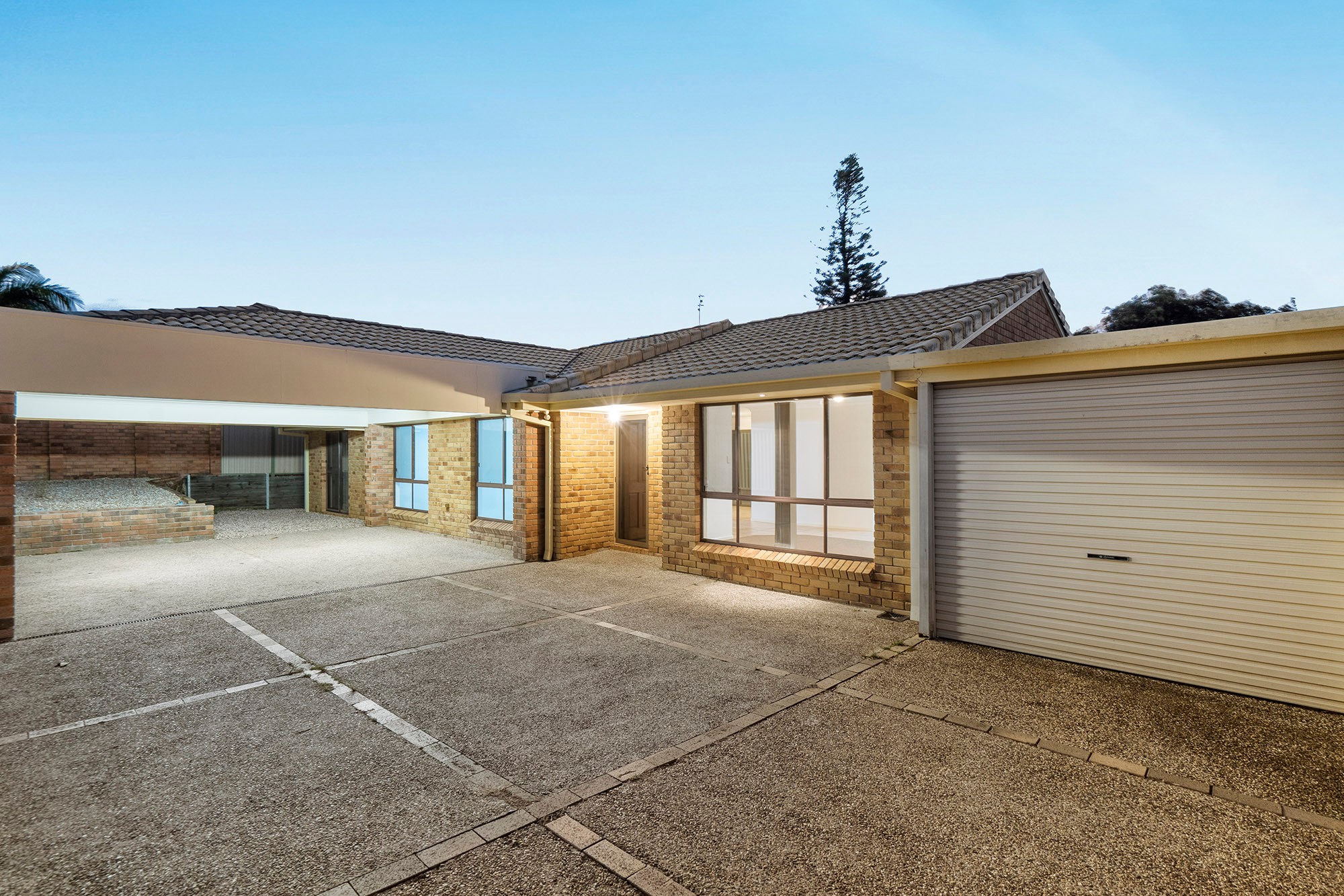 7 Parklane Place, Highland Park, QLD 4211