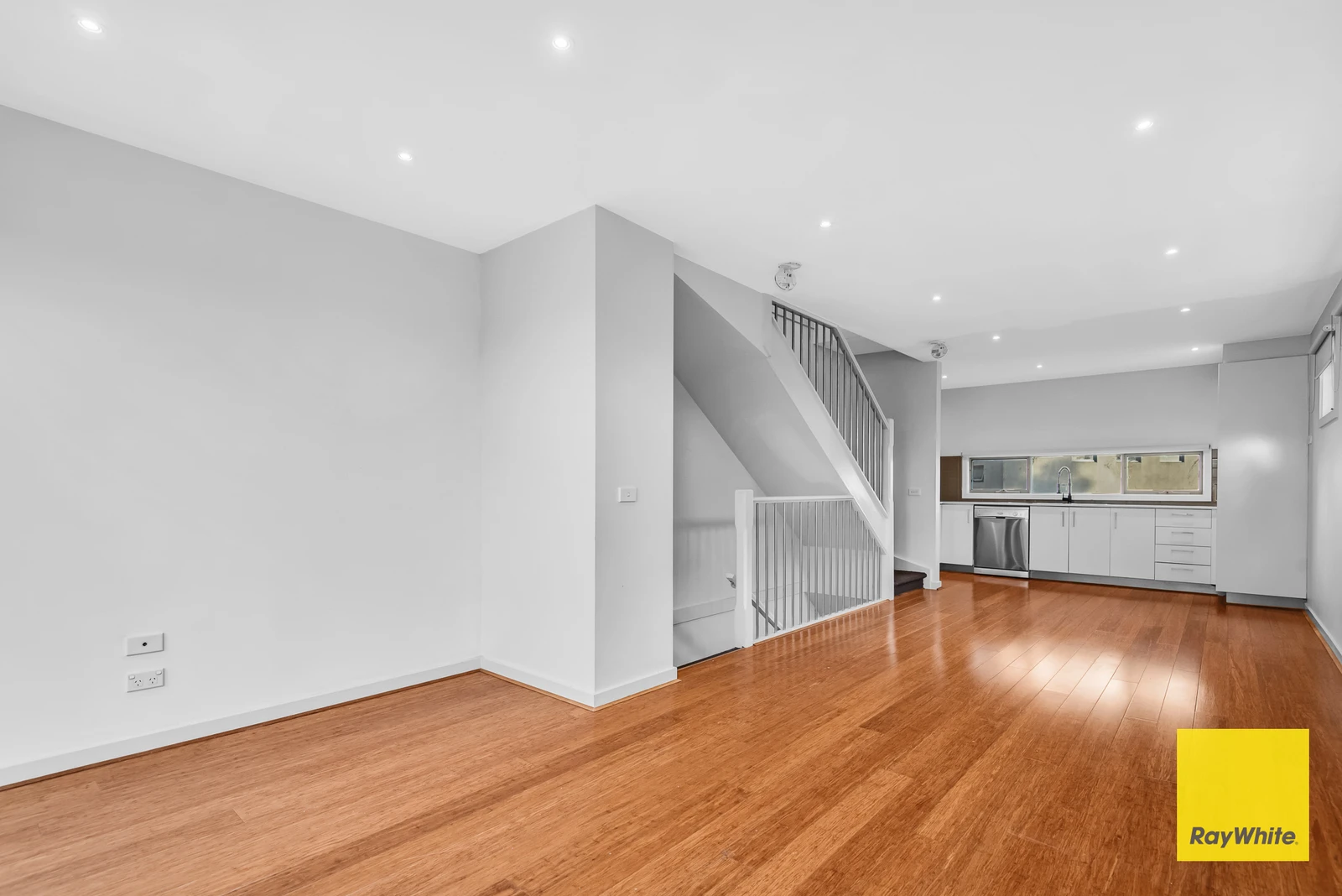 14/1 Clearwater Rise Parade, Truganina, VIC 3029