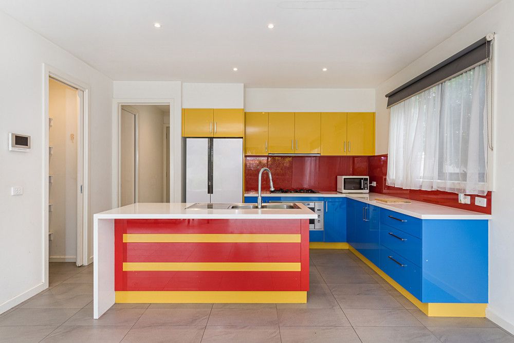 2/76 Scoresby Road, Bayswater, VIC 3153